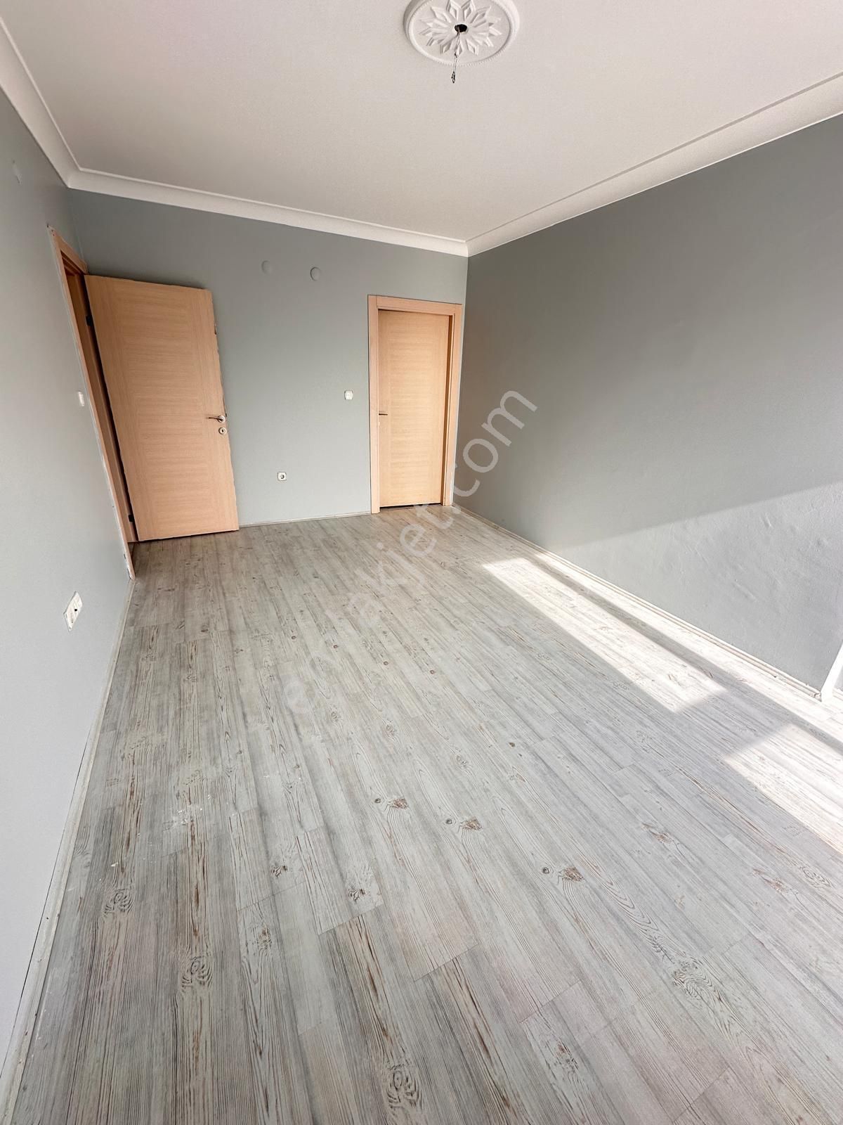 Akşemsettin'de Site İçerisinde Teras Balkonlu 3+1 Satılık Daire !!! - Görsel 11