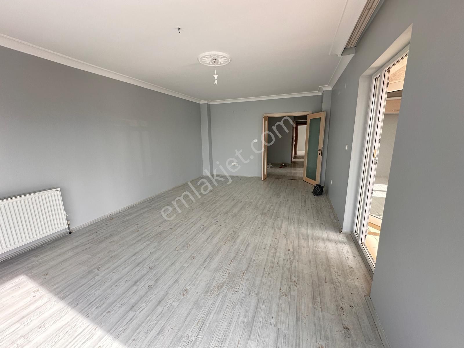 Akşemsettin'de Site İçerisinde Teras Balkonlu 3+1 Satılık Daire !!! - Görsel 4
