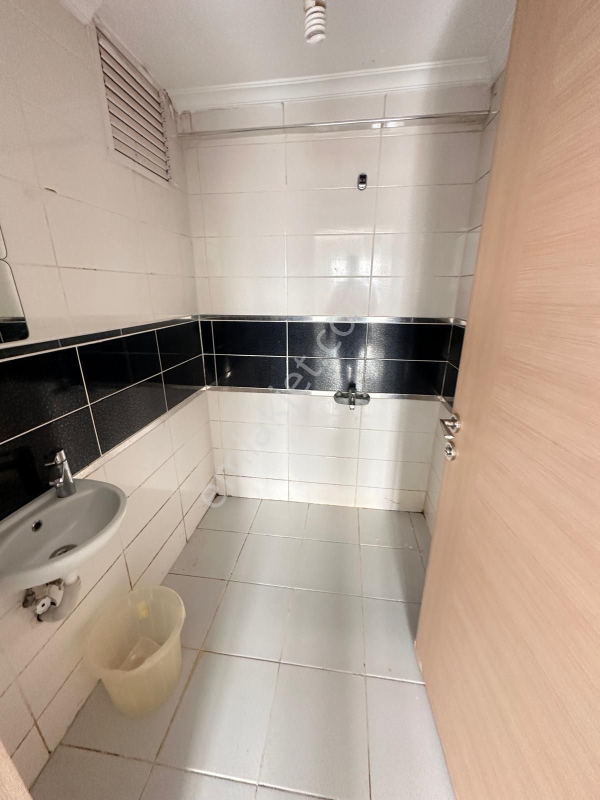 Akşemsettin'de Site İçerisinde Teras Balkonlu 3+1 Satılık Daire !!! - Görsel 18