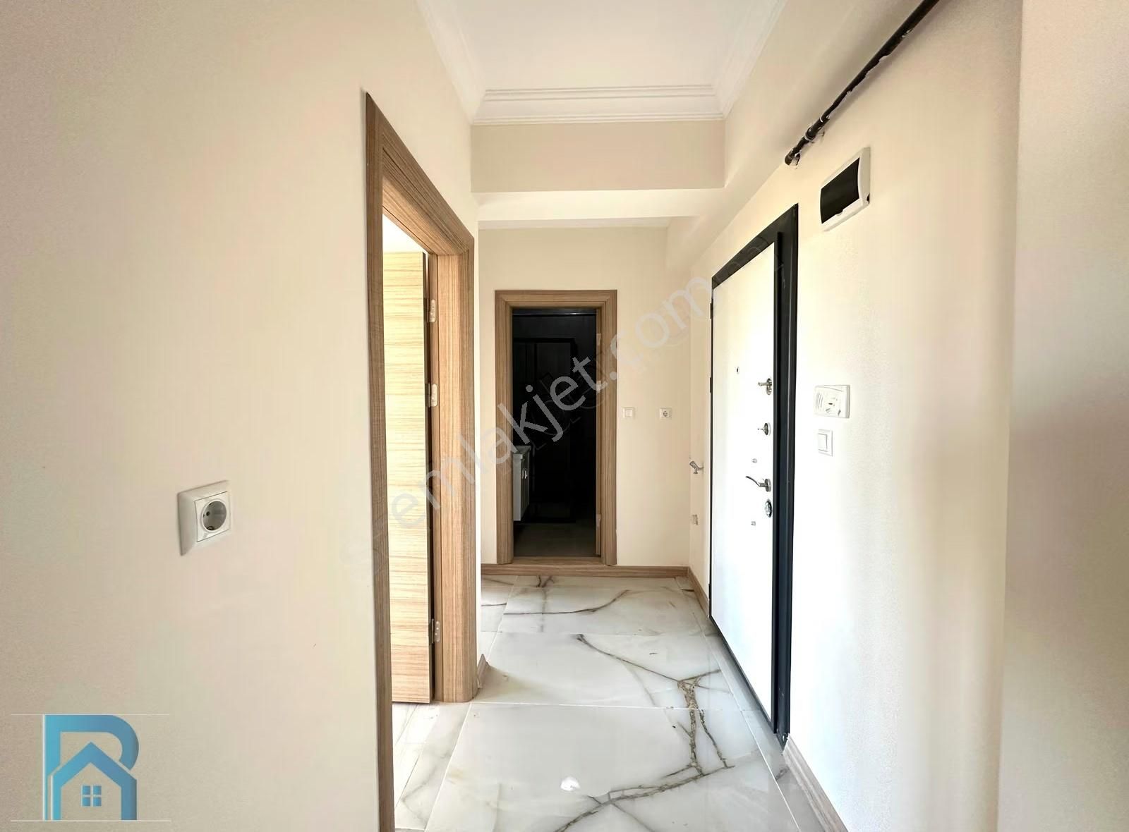 Havuzlu Ve Güvenlikli | Geniş Peyzaj Alanlı Site 2+1 Daire - Görsel 23
