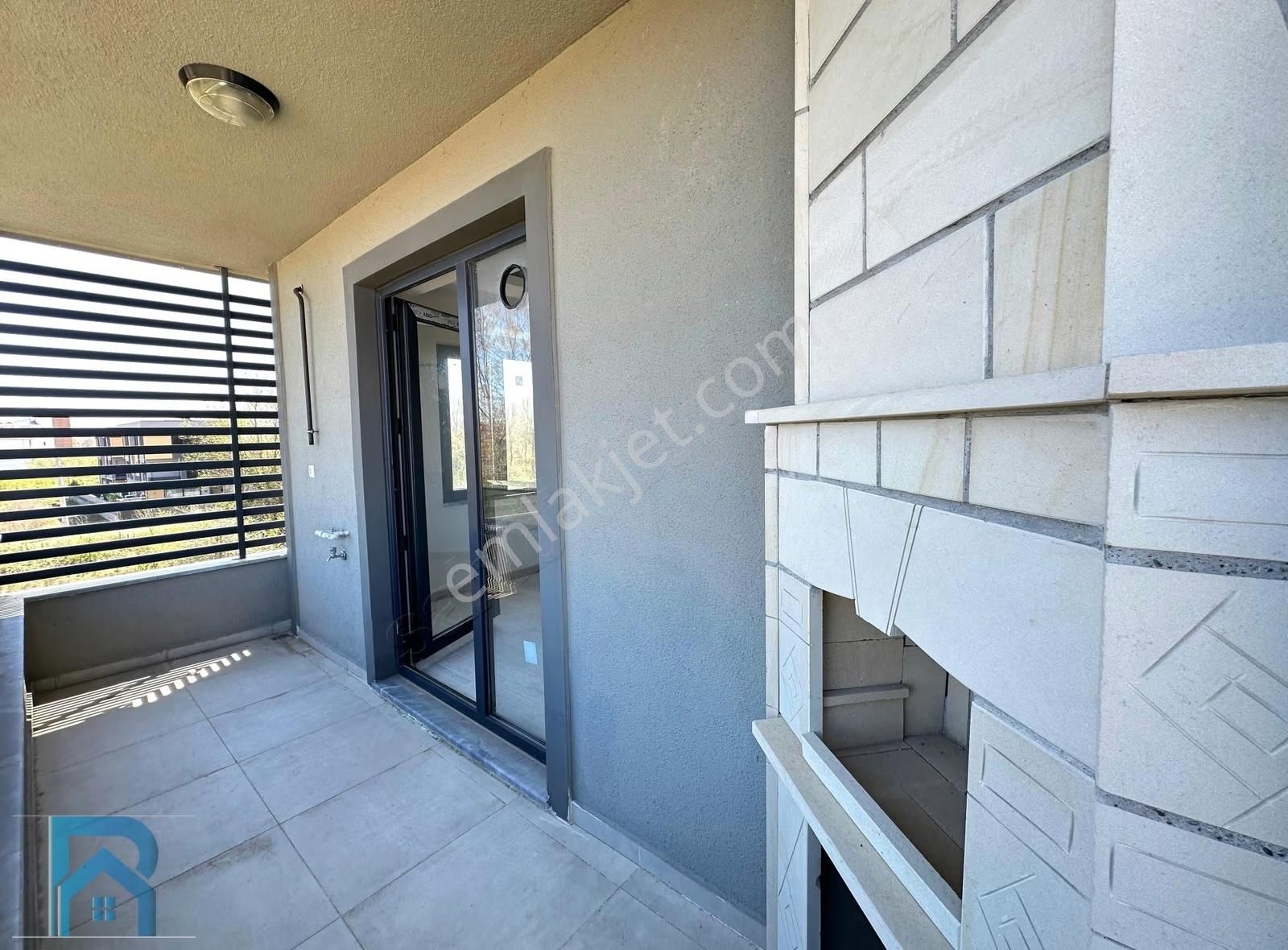 Havuzlu Ve Güvenlikli | Geniş Peyzaj Alanlı Site 2+1 Daire - Görsel 17
