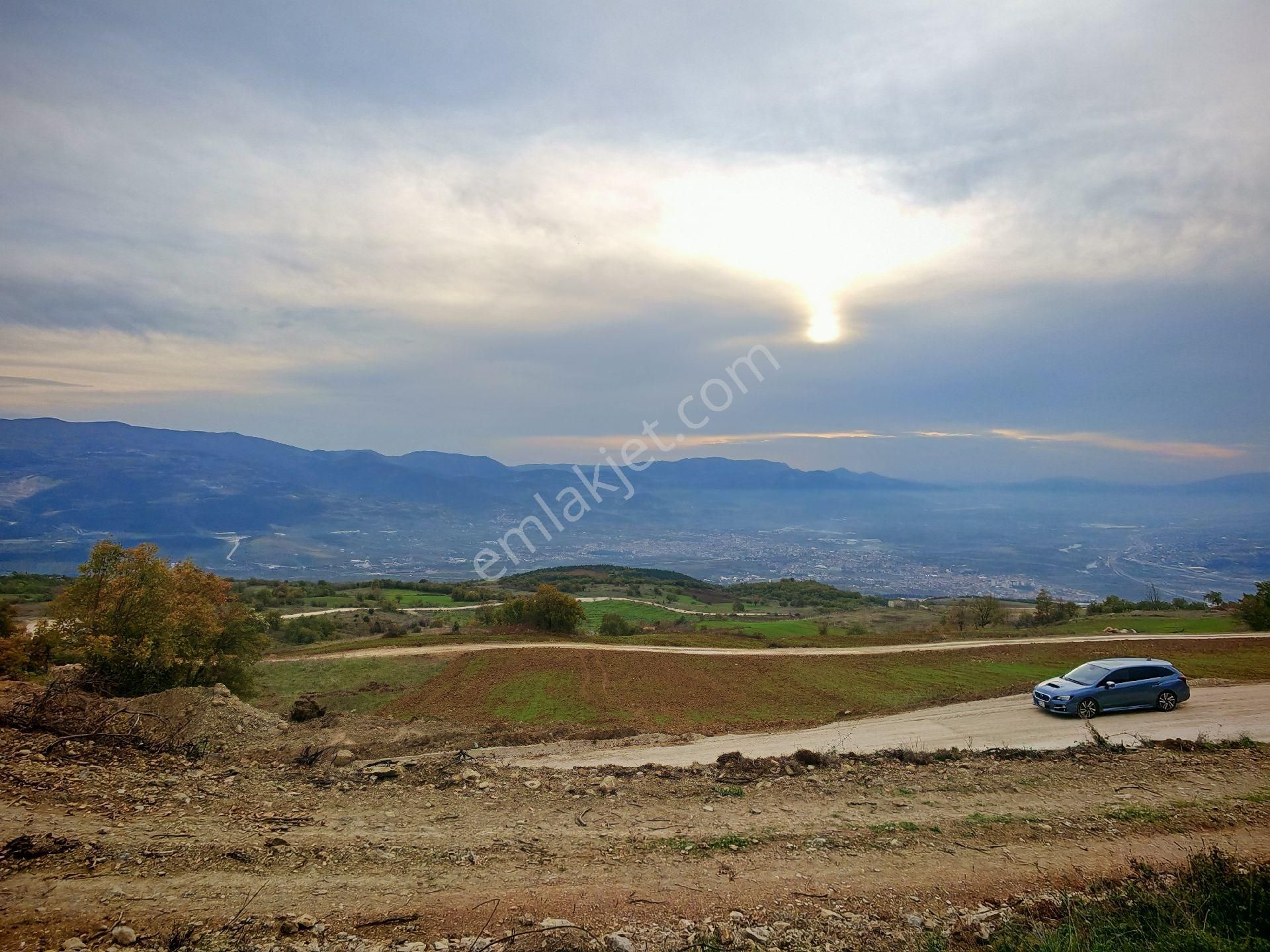 Remax Mavi'den Sakarya Geyve Akkaya'da Manzaralı Satılık Arazi - Görsel 6