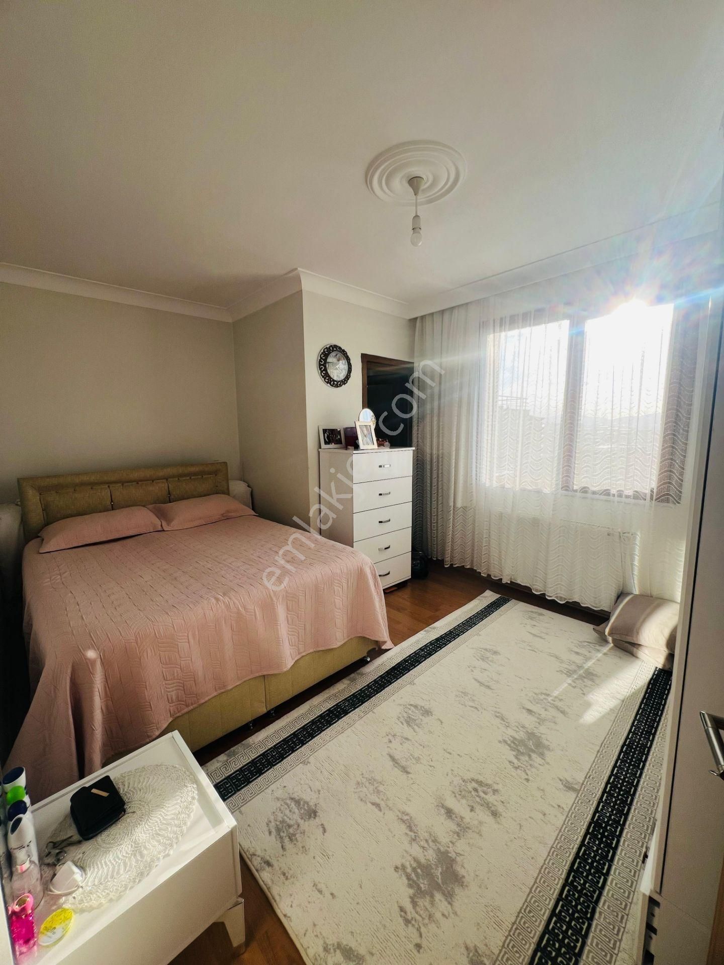 İstanbul Sancaktepe Safa Mah. Satılık 3+1 Üst Dübleks 165 M2 - Görsel 5