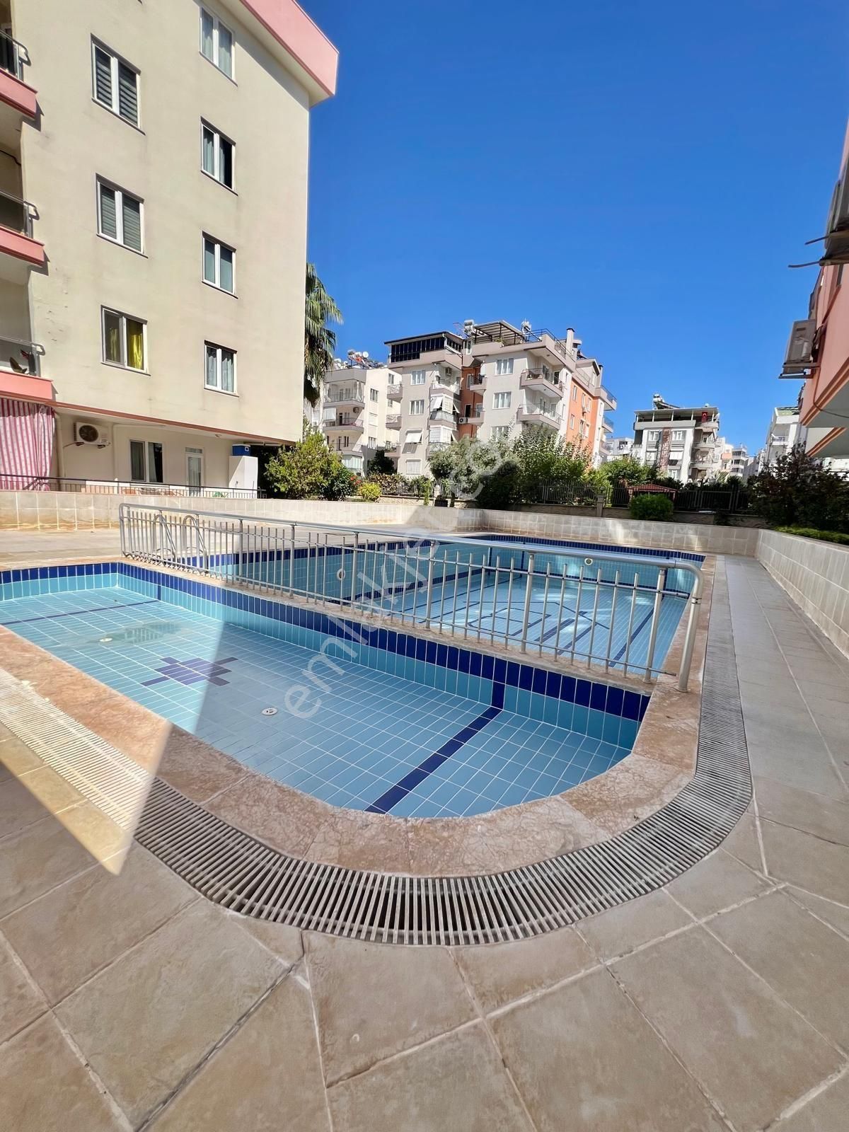 Konyaaltı Limanda Havuzlu 2+1 Eşyalı Kiralık Daire - Görsel 10