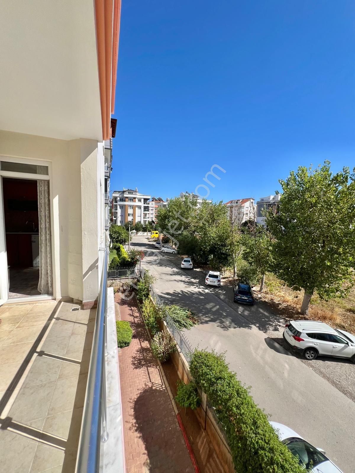 Konyaaltı Limanda Havuzlu 2+1 Eşyalı Kiralık Daire - Görsel 4