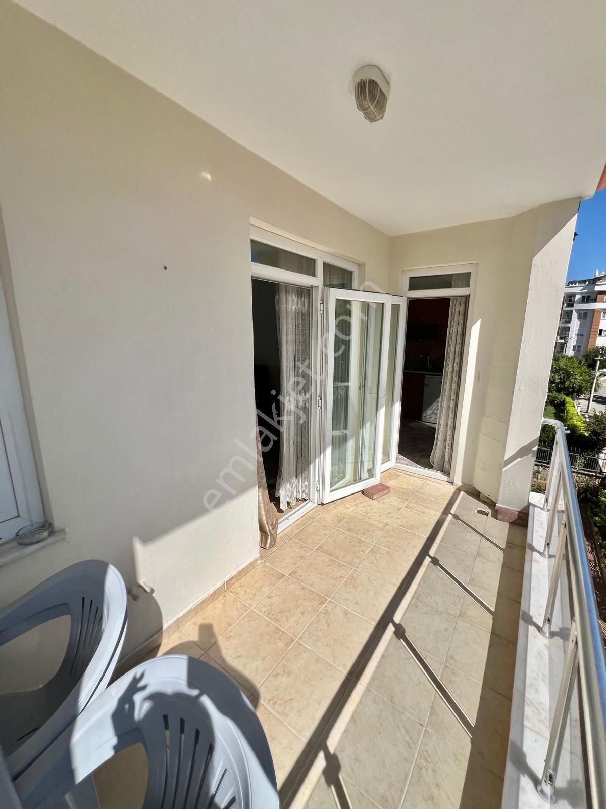 Konyaaltı Limanda Havuzlu 2+1 Eşyalı Kiralık Daire - Görsel 3