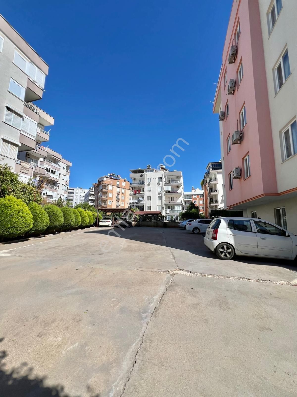 Konyaaltı Limanda Havuzlu 2+1 Eşyalı Kiralık Daire - Görsel 12
