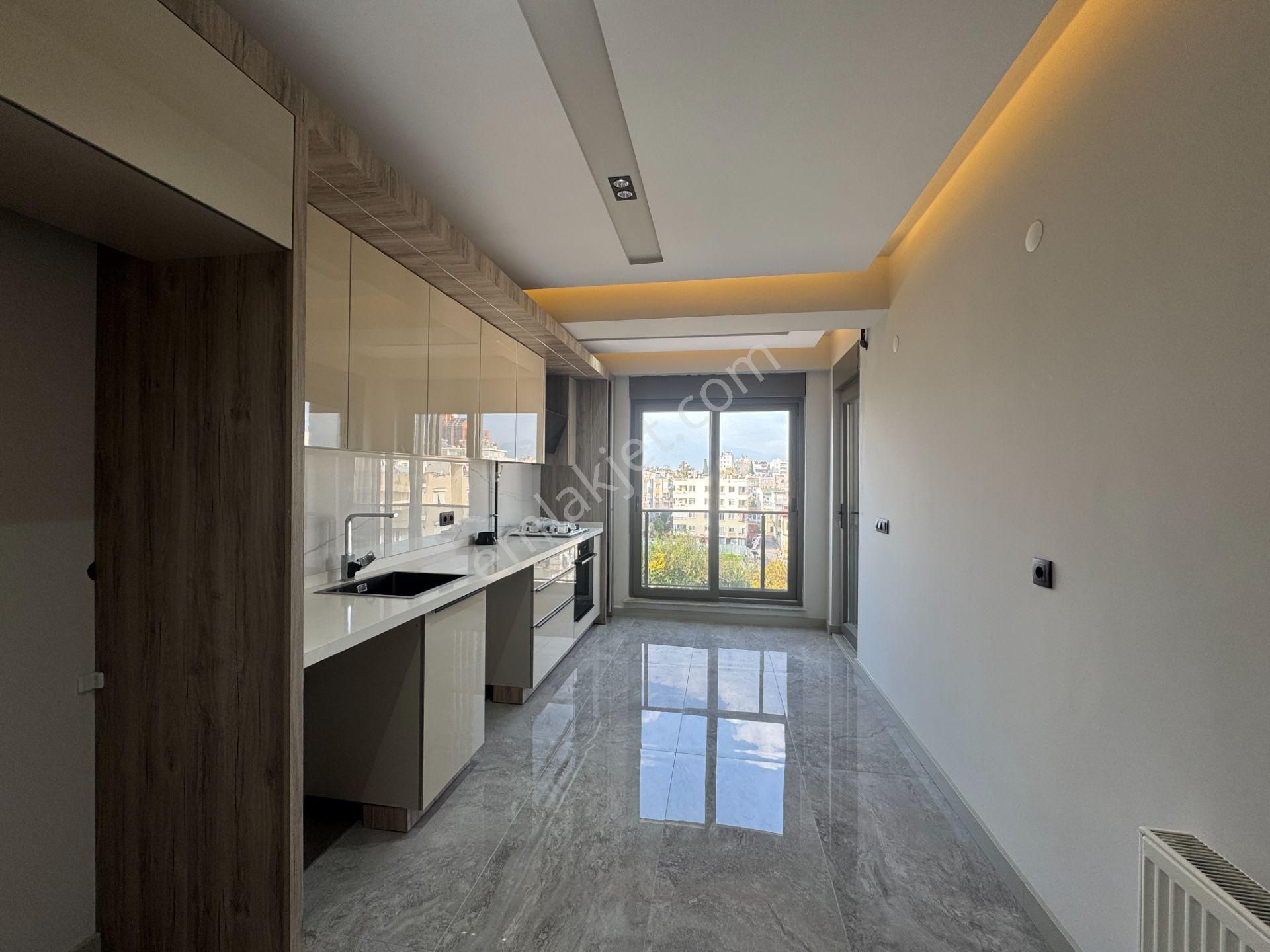 Zerdalilikte Lüks Yapılı K.otoparklı Şık Dubleksler - Görsel 2