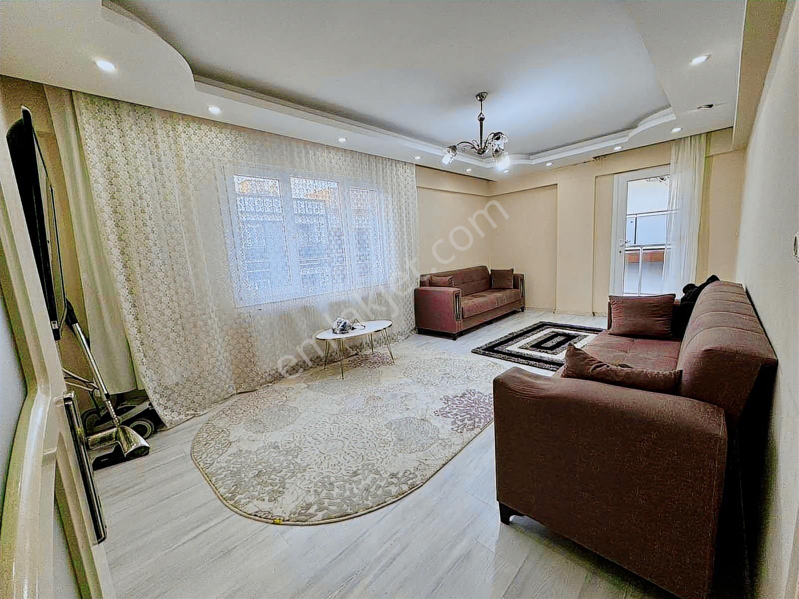 Emlak Center'dan Muradiye Mah 2+1 Kapalı Mutfaklı Daire