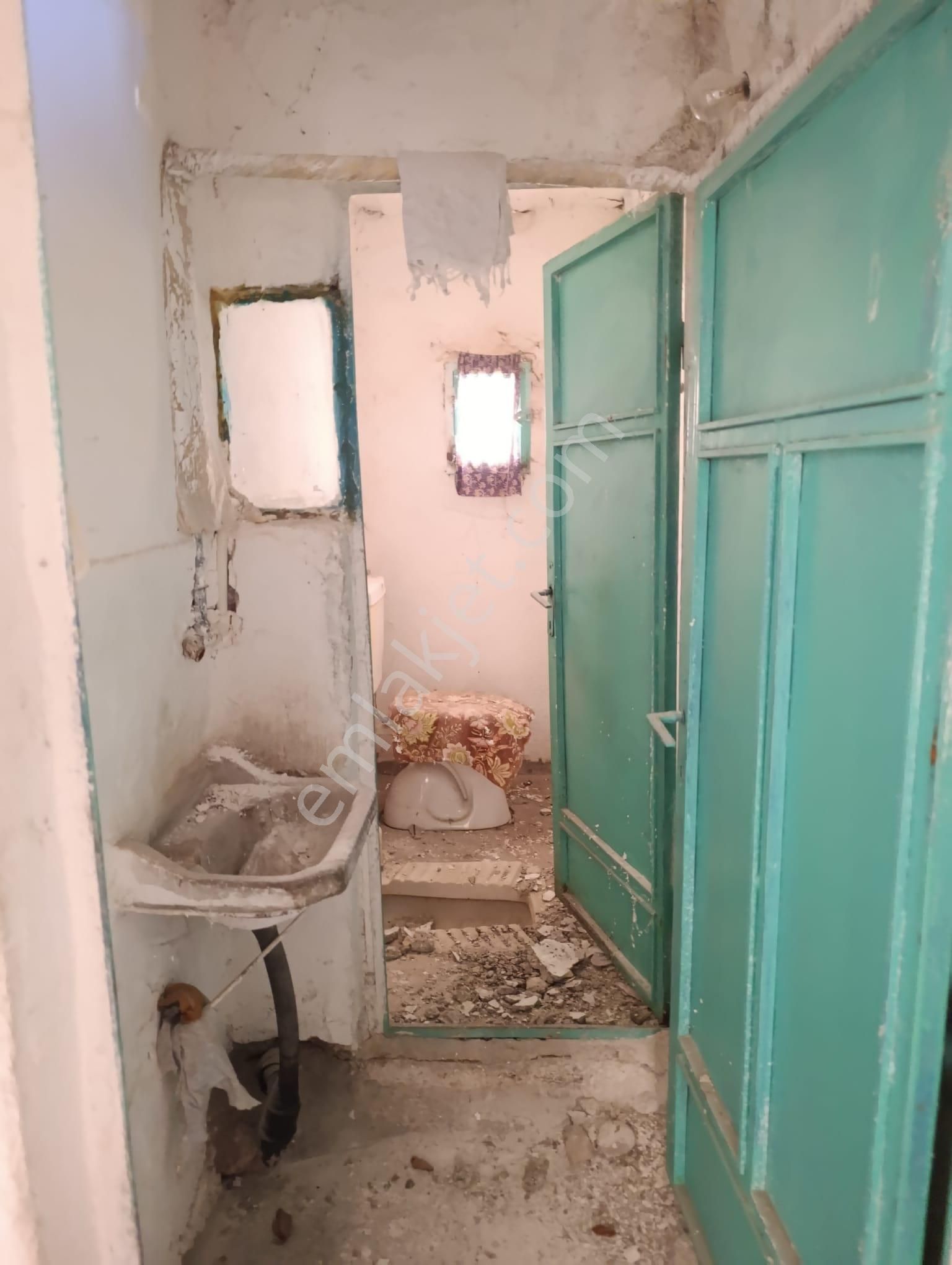 Ürgüp Karlık Köyü'nde Satılık İki Katlı Yığma Ev Ve Müştemilatı - Görsel 12