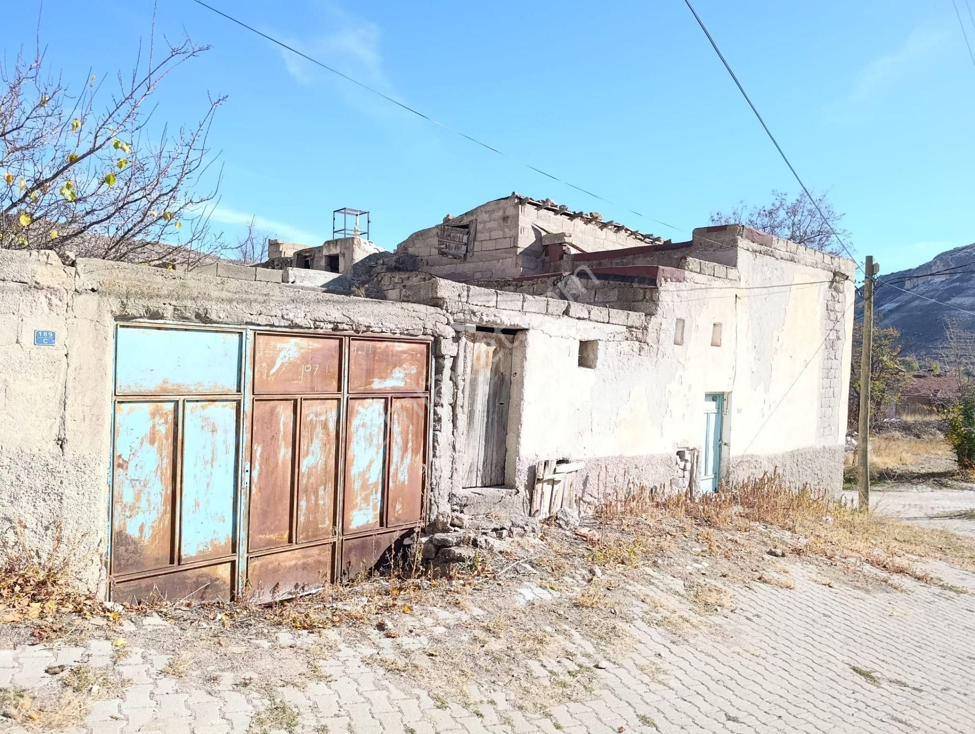 Ürgüp Karlık Köyü'nde Satılık İki Katlı Yığma Ev Ve Müştemilatı - Görsel 2