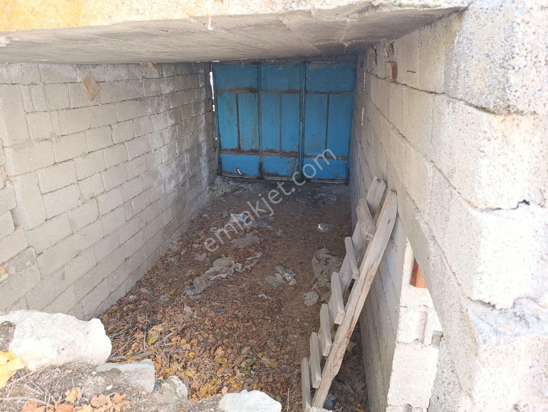 Ürgüp Karlık Köyü'nde Satılık İki Katlı Yığma Ev Ve Müştemilatı - Görsel 3