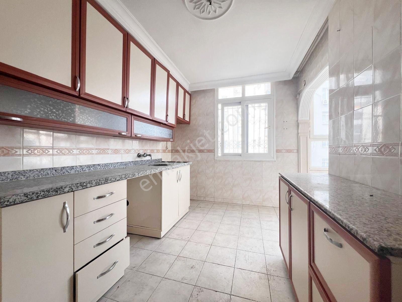 Tellidere'de_3+1_kapalı_mutfak_site'de_çok_geniş_metroya_yakın.. - Görsel 19