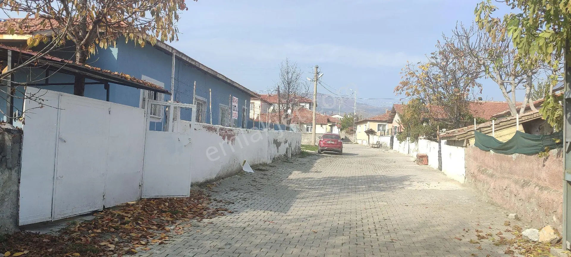Yavşanda 598 Mz Arsası Olan Müstakil Bahçeli Doğalgazlı Ev Satılık - Görsel 3