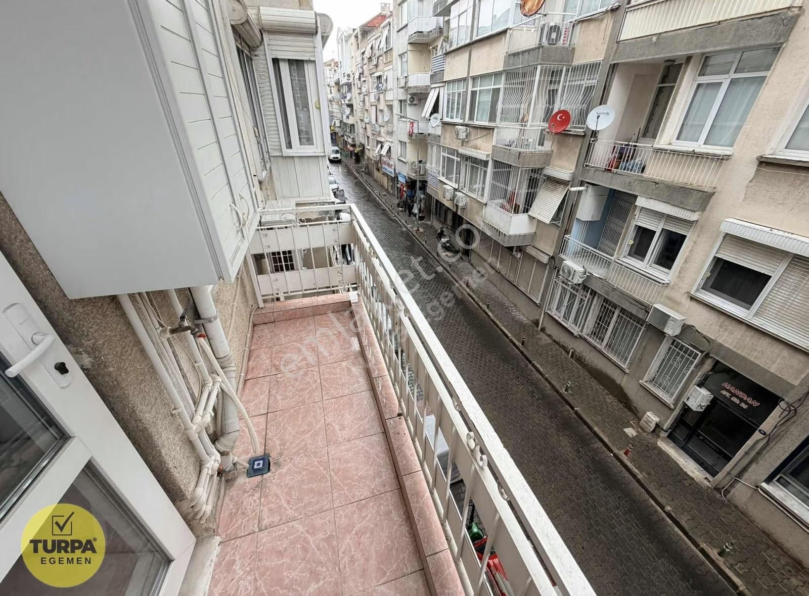 Karşıyaka Merkezi Konum Ara Kat Doğalgazlı 3+1 Daire - Görsel 11