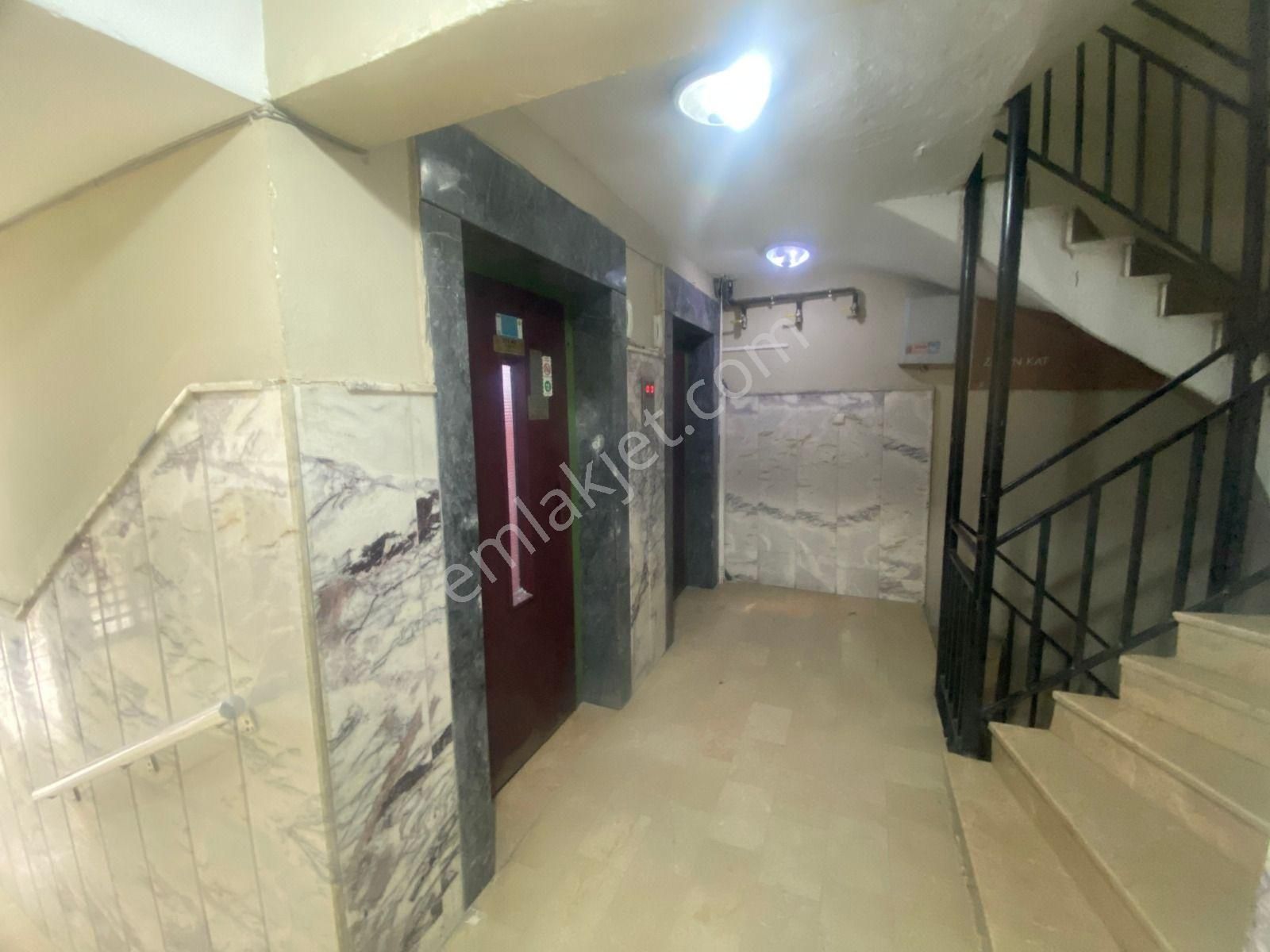 Acill Buca Hipodrom Yakını 3+1 120m2 Dgazlı Asansörlü Site İçinde Arakat Lüx Daire - Görsel 14