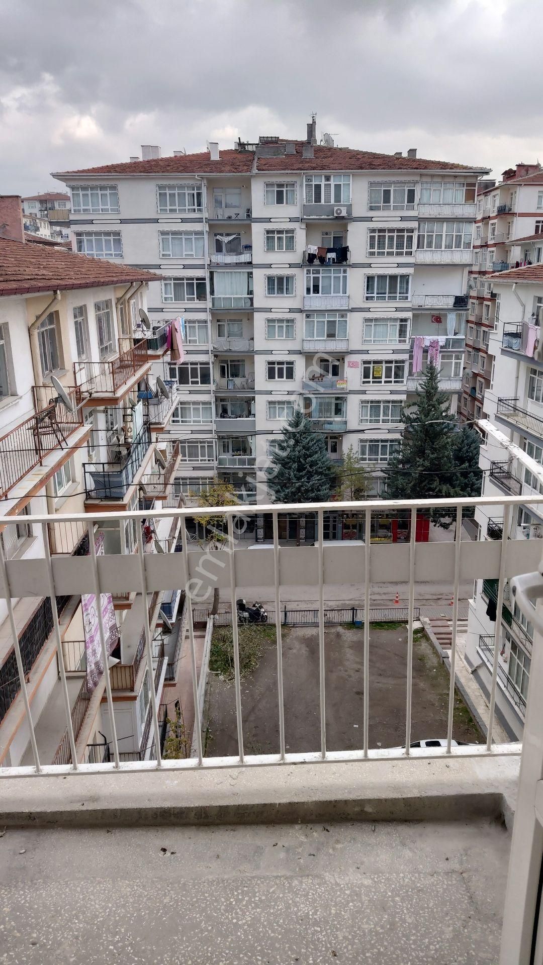 Demetevler 10 Sokak Ta Satılık Daıre