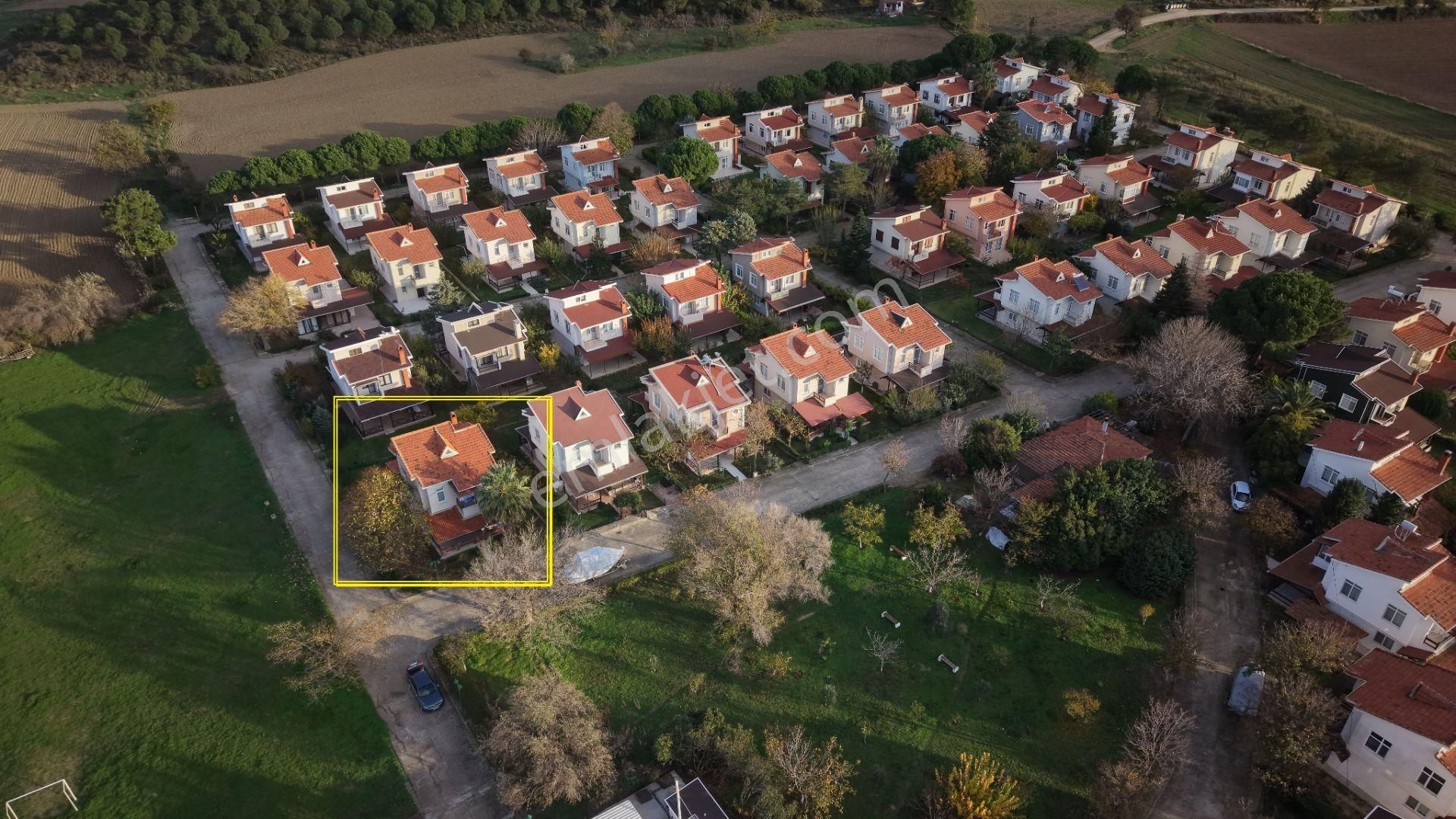 Saroz Körfezinde Denize Sıfır, Özel Koylu 4+1 Tripleks Villa