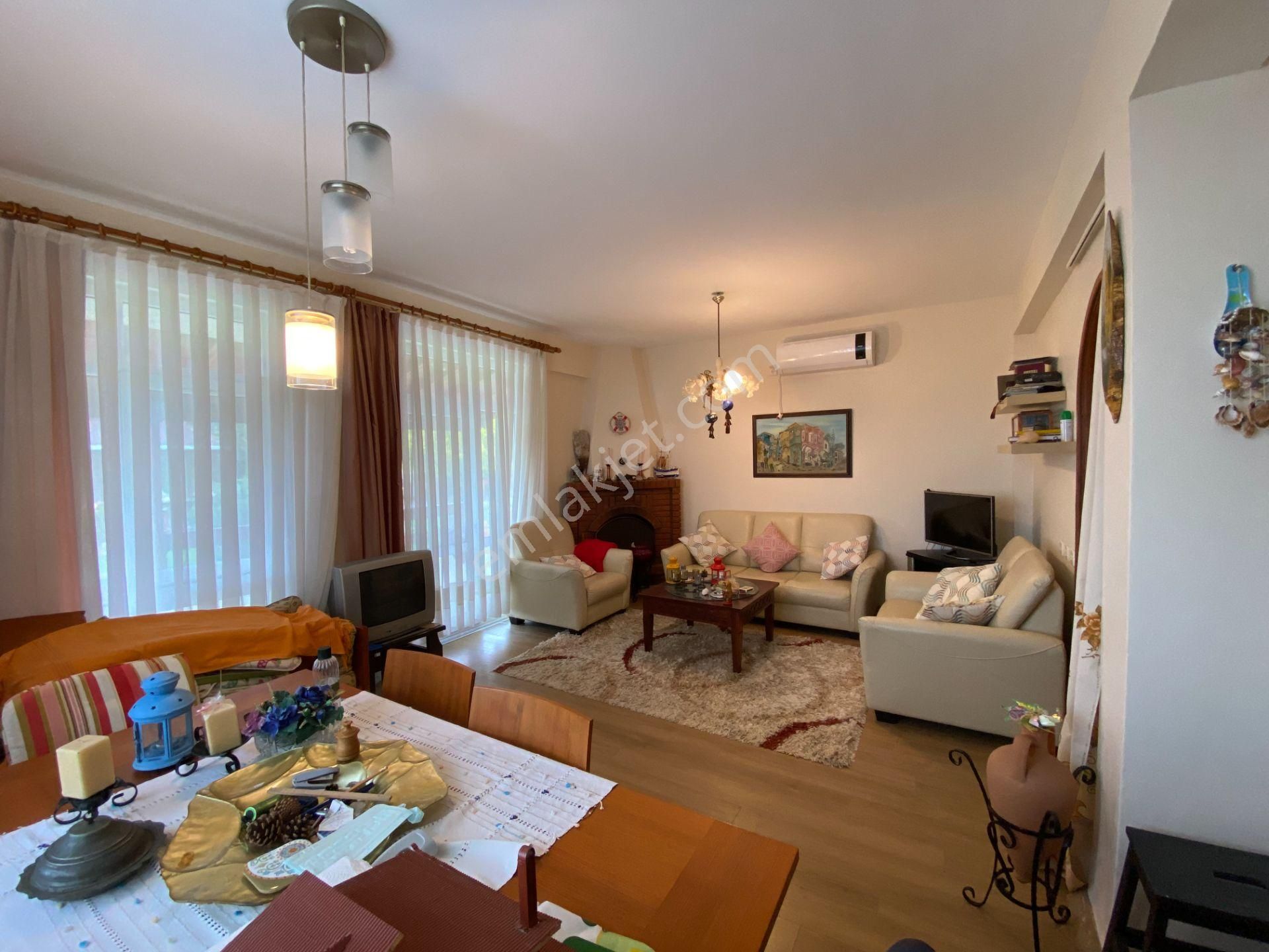 Saroz Körfezinde Denize Sıfır, Özel Koylu 4+1 Tripleks Villa - Görsel 8