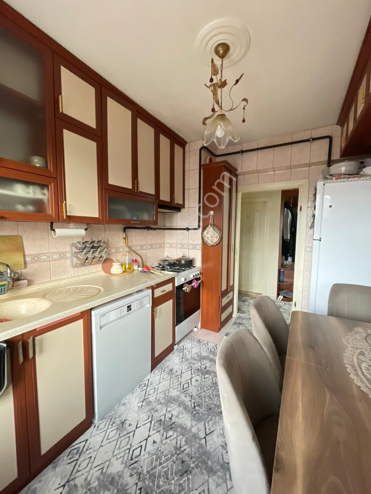 Afyon Üçok Emlaktan Kanlıca Mah Satılık 3+1 Temiz Bakımlı Daire - Görsel 5