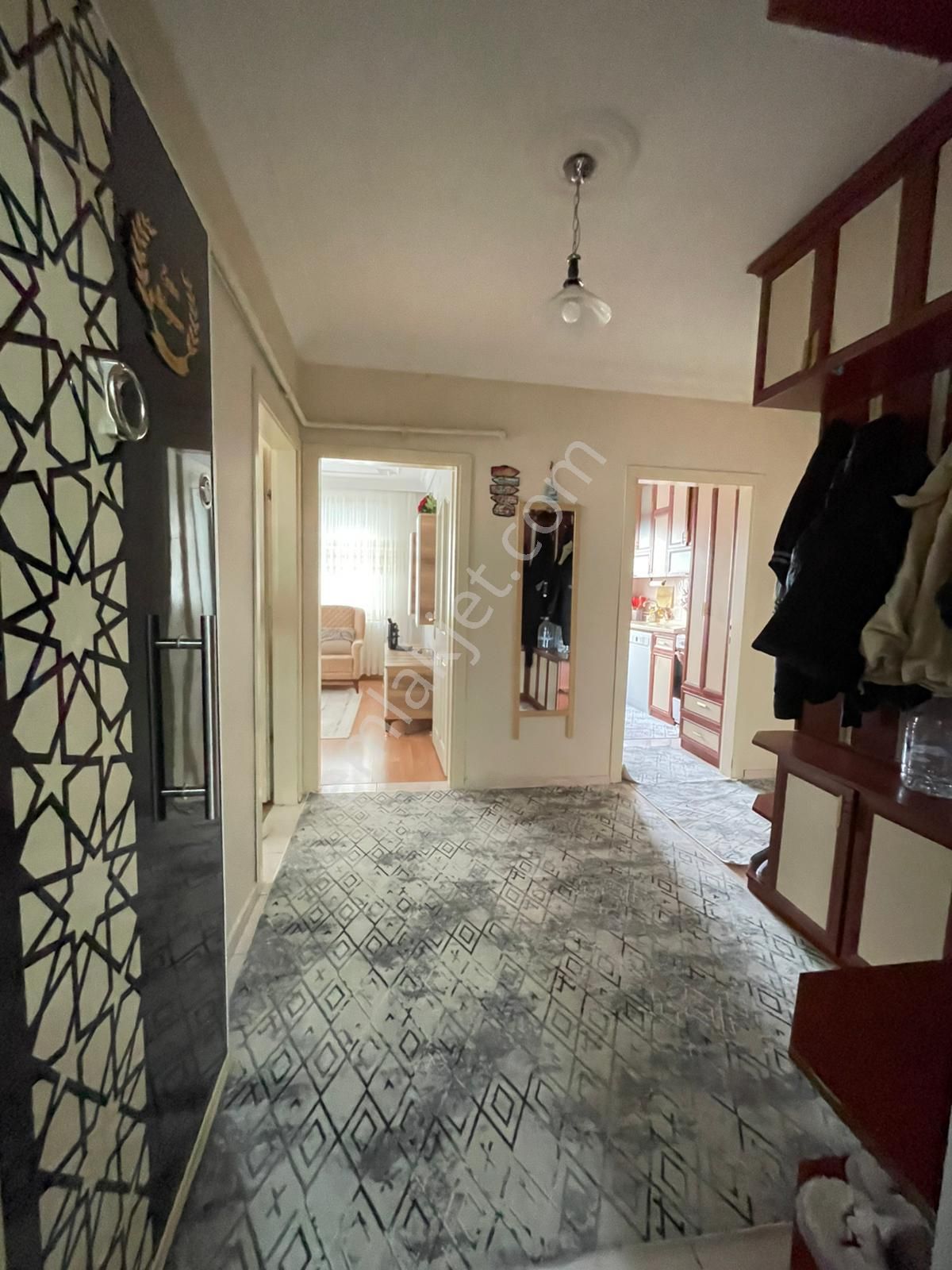 Afyon Üçok Emlaktan Kanlıca Mah Satılık 3+1 Temiz Bakımlı Daire - Görsel 2