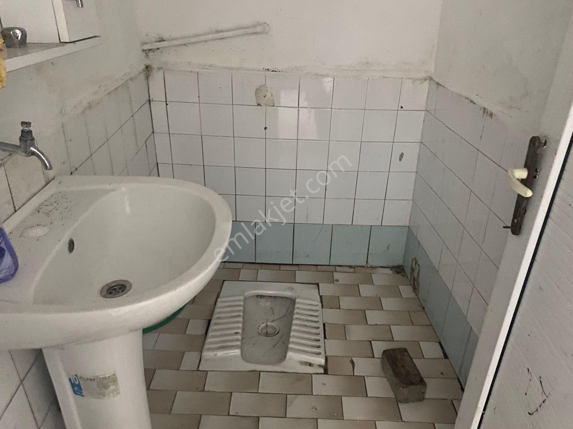 Avrupa Emlak Tan Esenler Davut Paşa Mah 250m² Kiralık Yarım Bodrum Dükkan,konfeksiyon Atölye,imalat - Görsel 6