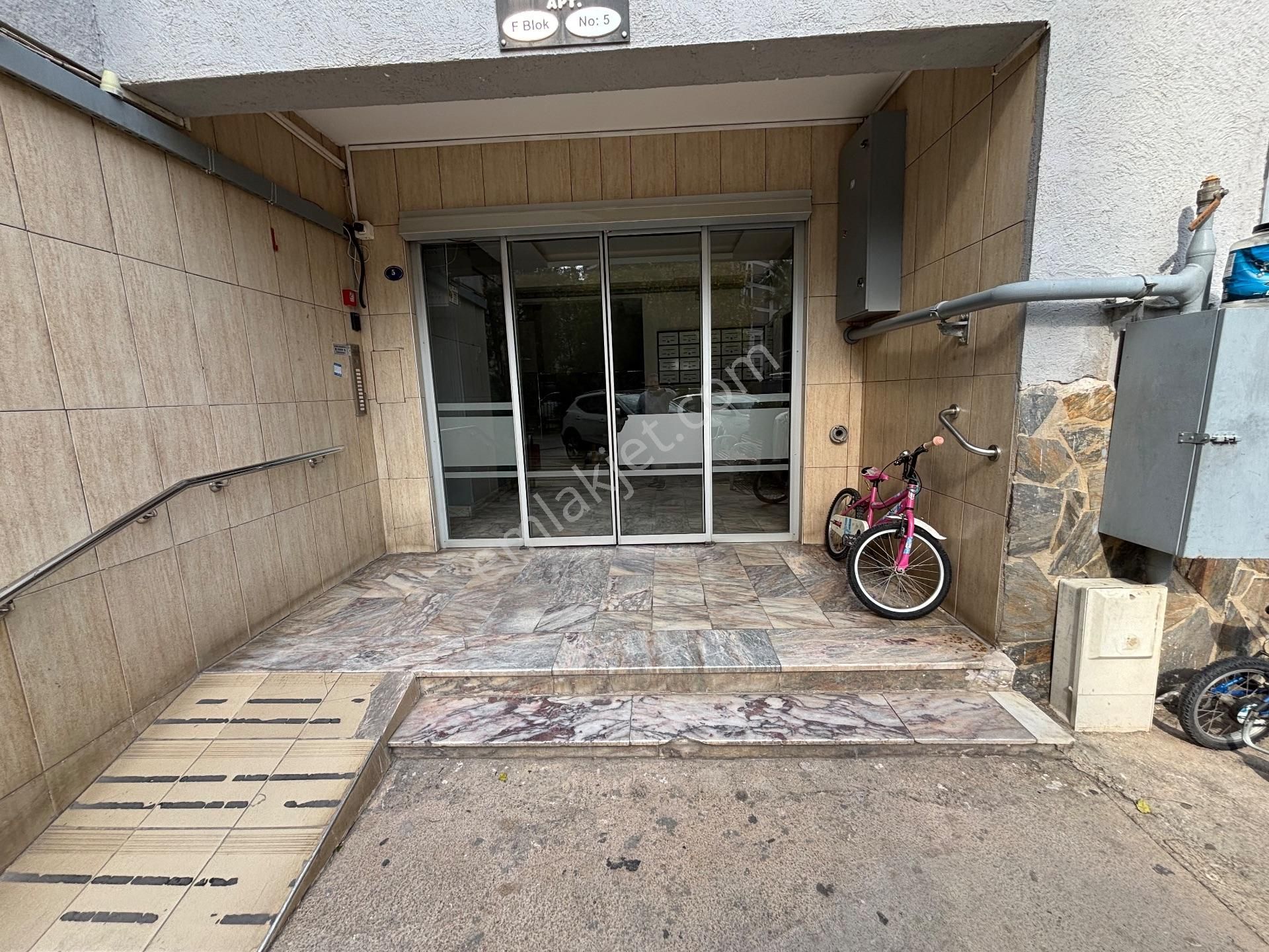 Locate'den Tepekule Mh. Site İçinde Tadilatlı Kiralık 3+1 Daire - Görsel 8