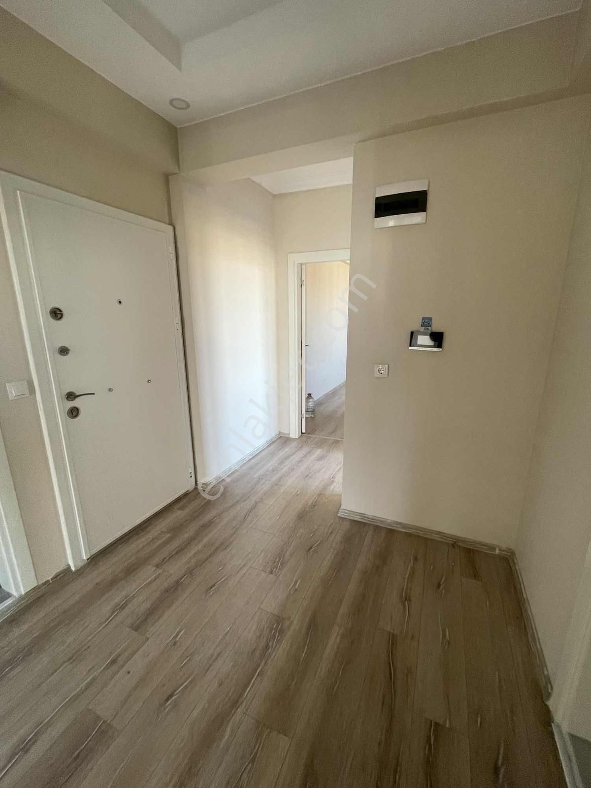 Merkezi Konum Geniş Kullanım 2 Wc Li Ara Kat 2 Balkonlu Daire - Görsel 13