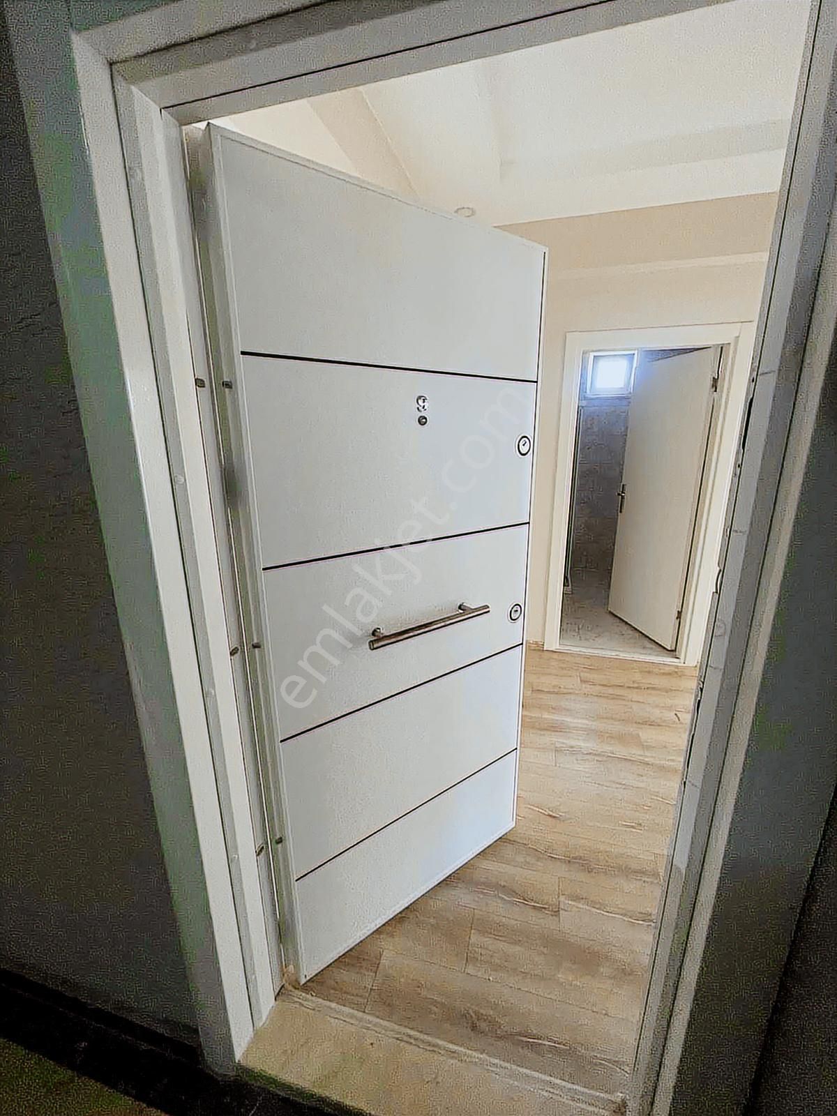 Merkezi Konum Geniş Kullanım 2 Wc Li Ara Kat 2 Balkonlu Daire - Görsel 8