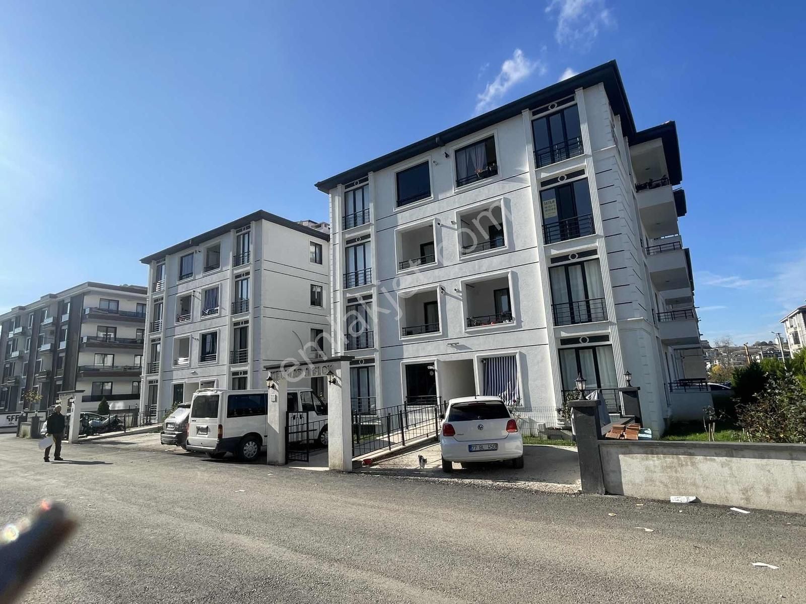 Merkezi Konum Geniş Kullanım 2 Wc Li Ara Kat 2 Balkonlu Daire