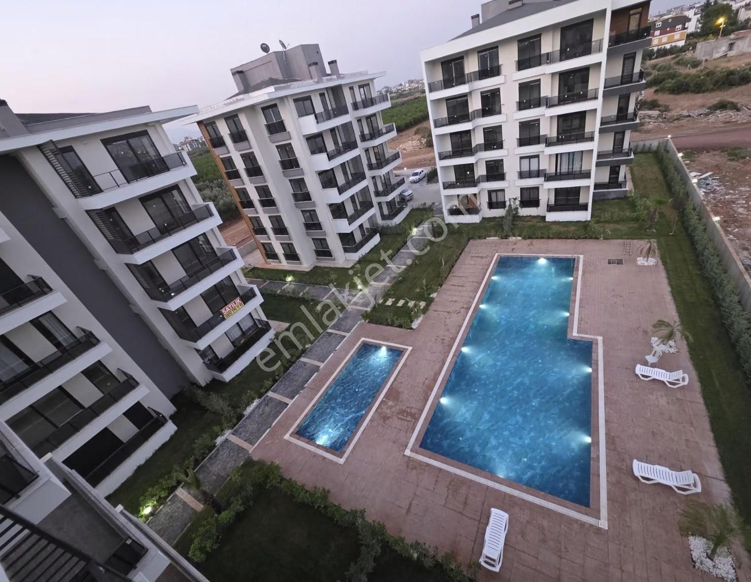 Ful Havuz Ve Dağ Manzaralı / İskan Var / Sitede 1+1 - Görsel 4