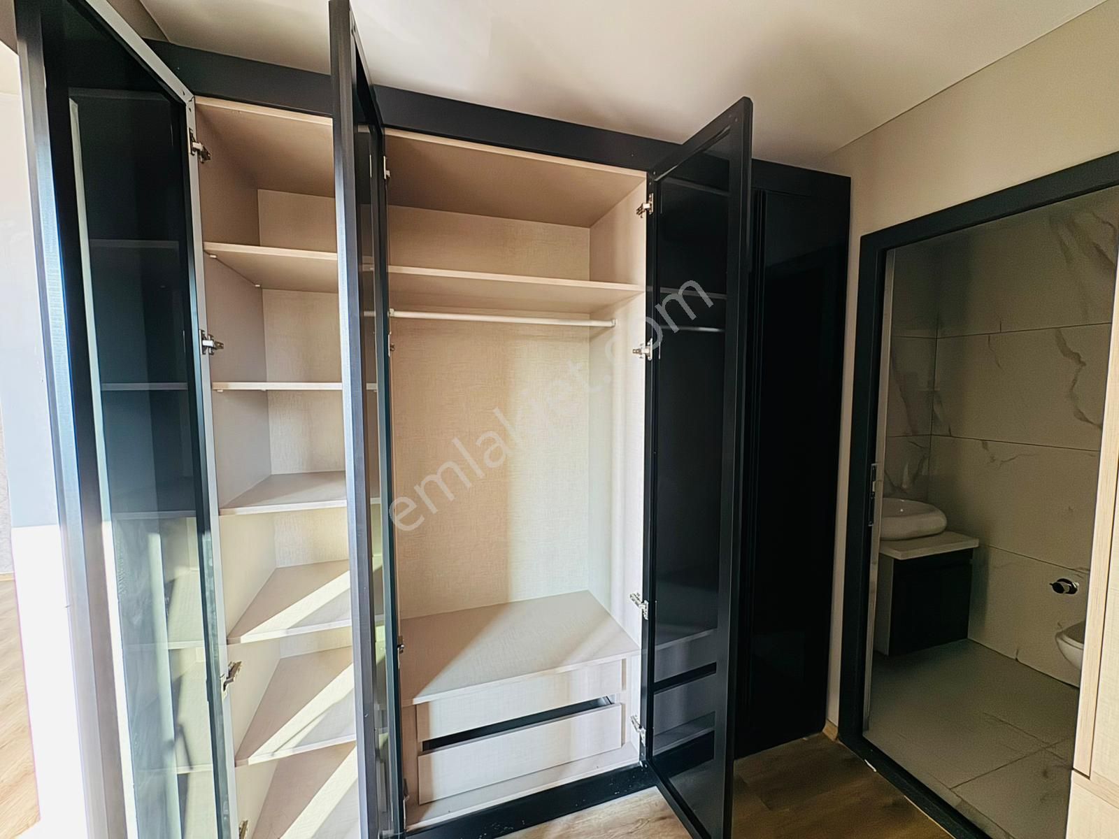 Narlıkuyuda Anayol Da 4+1 Site İçerisinde Ara Kat Sıfır Daire - Görsel 26