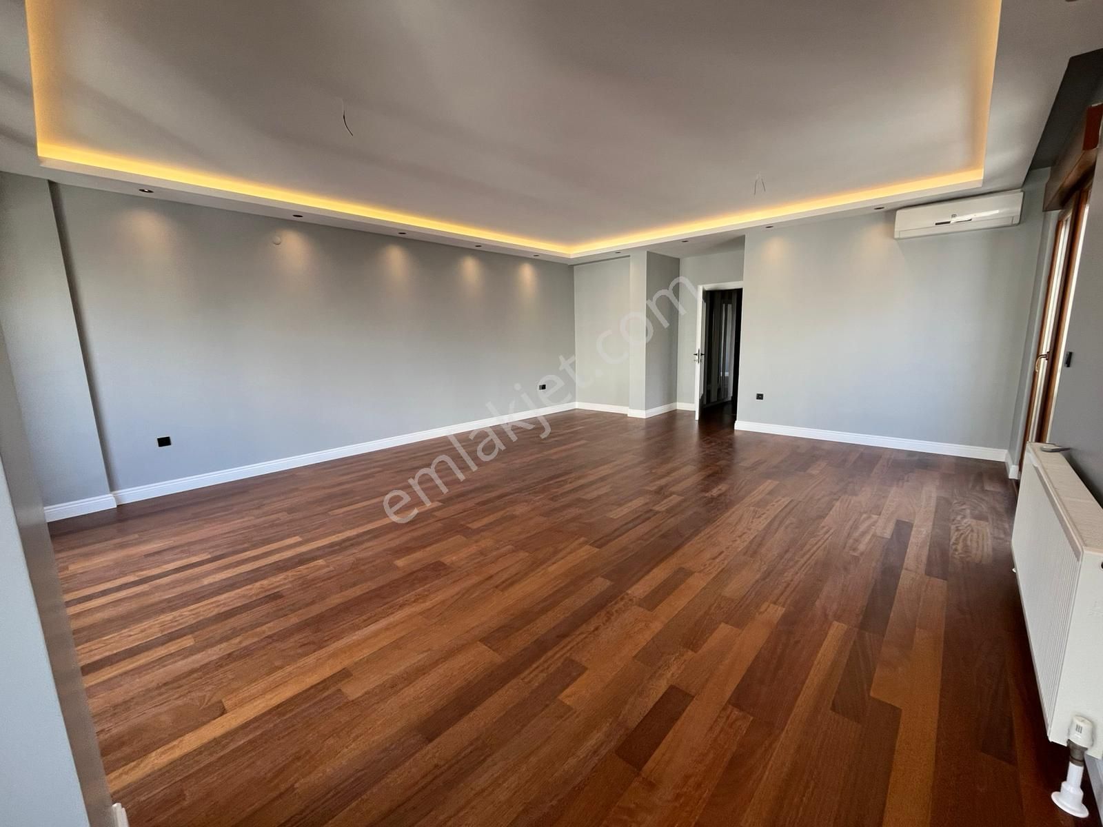 Erenköy'de Bağdat Caddesine Yakın Geniş Mutfaklı 130m² Net 3+1 Boş - Görsel 4