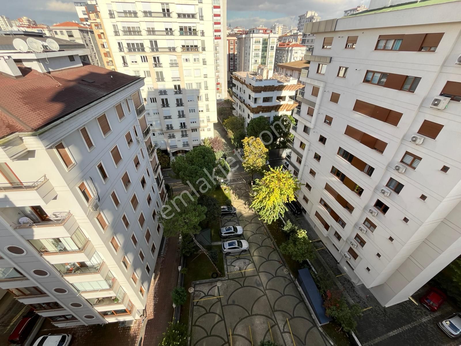 Erenköy'de Bağdat Caddesine Yakın Geniş Mutfaklı 130m² Net 3+1 Boş - Görsel 11