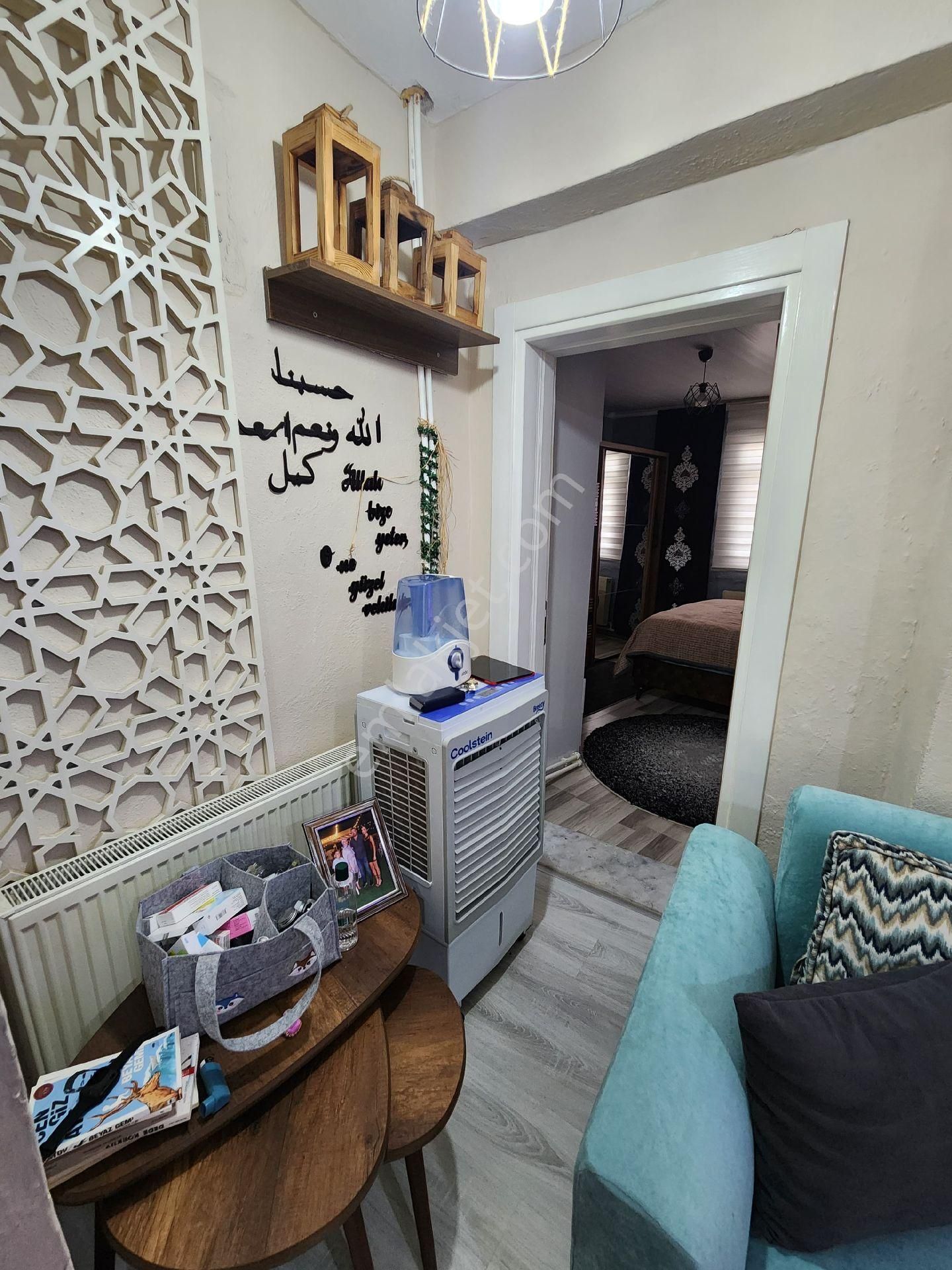 Akinitadan Çarşı Merkezde Tadilatlı Müstakil Ev - Görsel 27