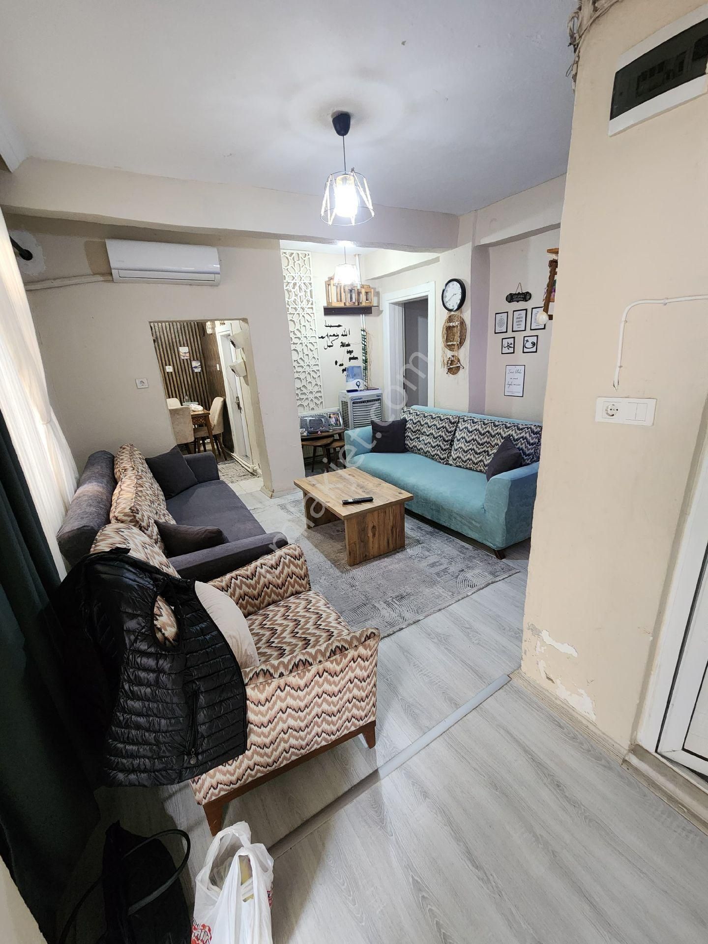 Akinitadan Çarşı Merkezde Tadilatlı Müstakil Ev - Görsel 5