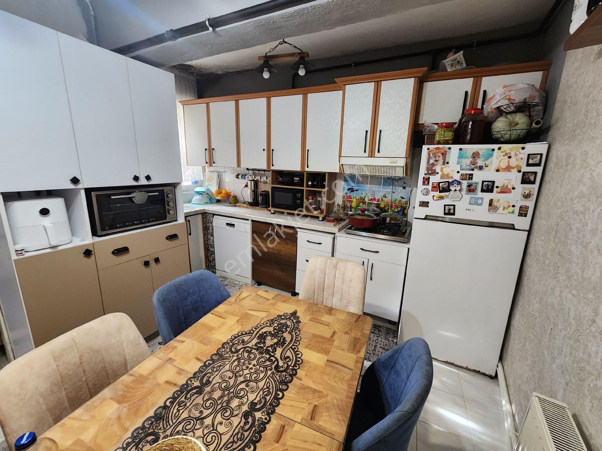 Akinitadan Çarşı Merkezde Tadilatlı Müstakil Ev - Görsel 31