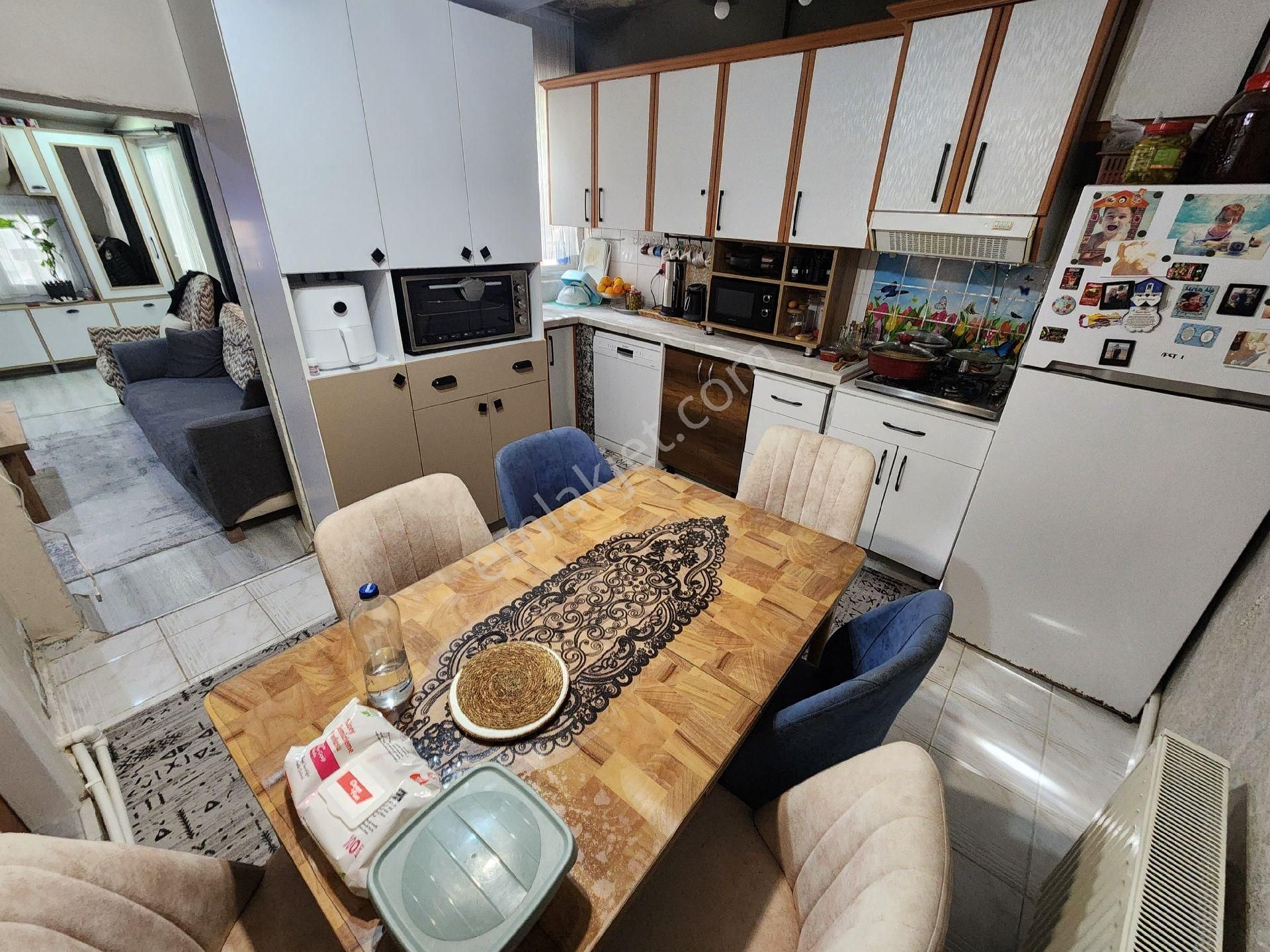 Akinitadan Çarşı Merkezde Tadilatlı Müstakil Ev - Görsel 28