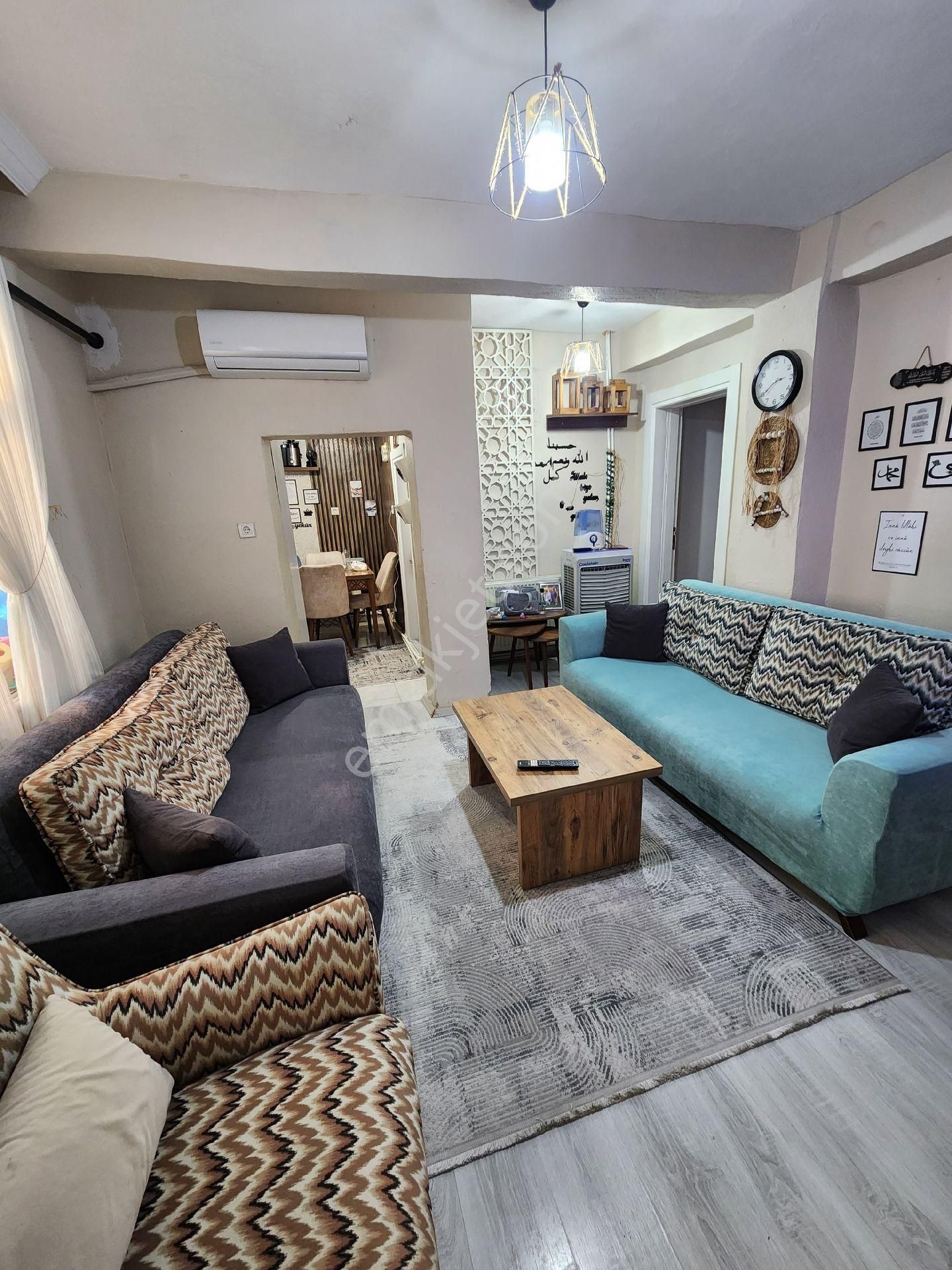 Akinitadan Çarşı Merkezde Tadilatlı Müstakil Ev - Görsel 9