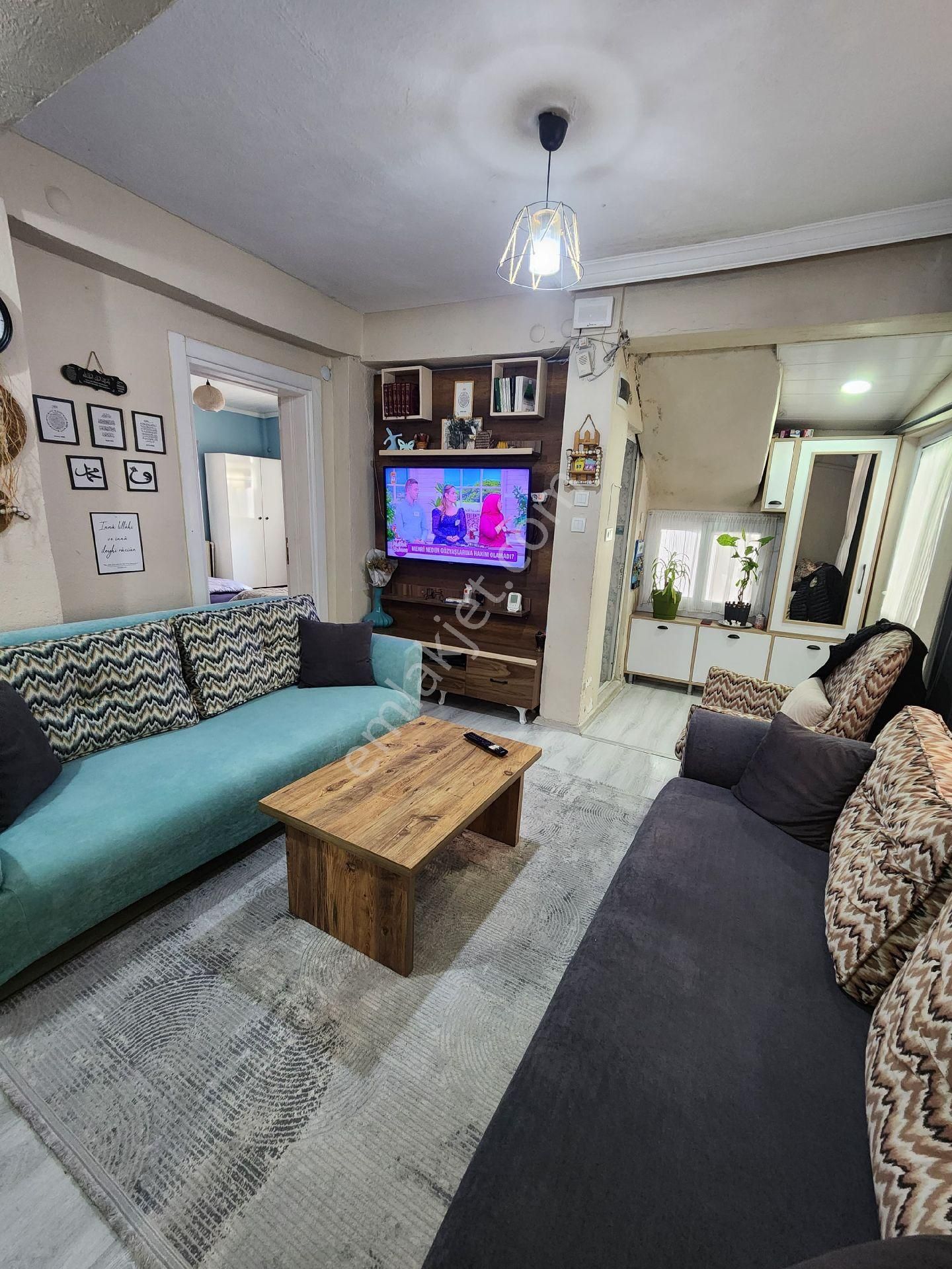 Akinitadan Çarşı Merkezde Tadilatlı Müstakil Ev - Görsel 23