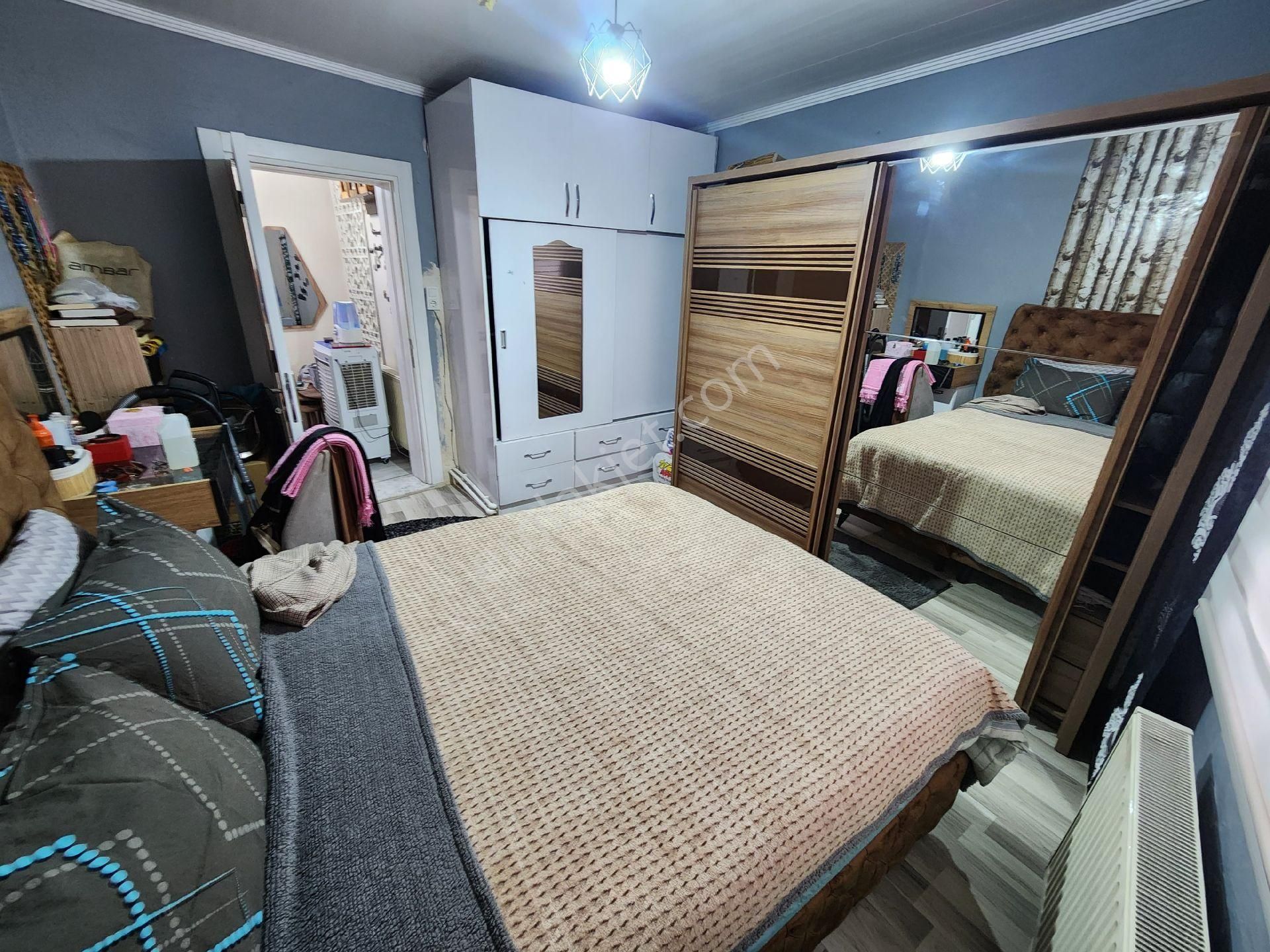 Akinitadan Çarşı Merkezde Tadilatlı Müstakil Ev - Görsel 15