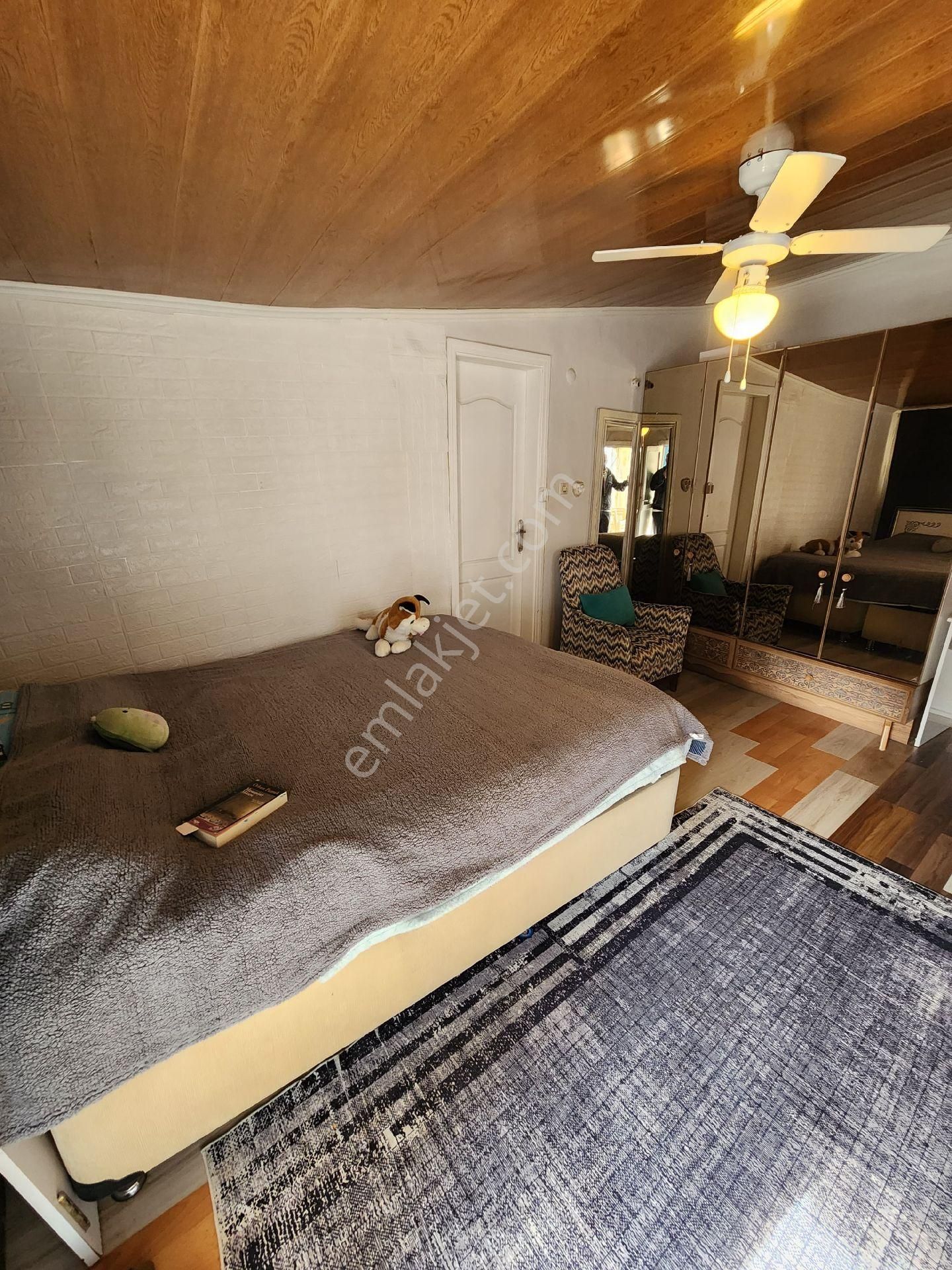 Akinitadan Çarşı Merkezde Tadilatlı Müstakil Ev - Görsel 33