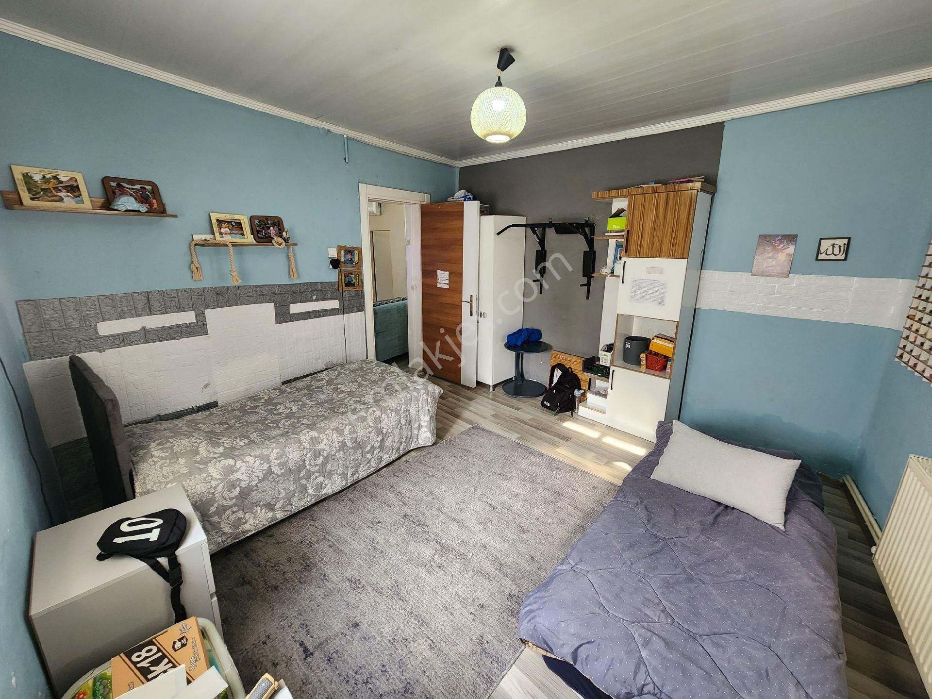 Akinitadan Çarşı Merkezde Tadilatlı Müstakil Ev - Görsel 21