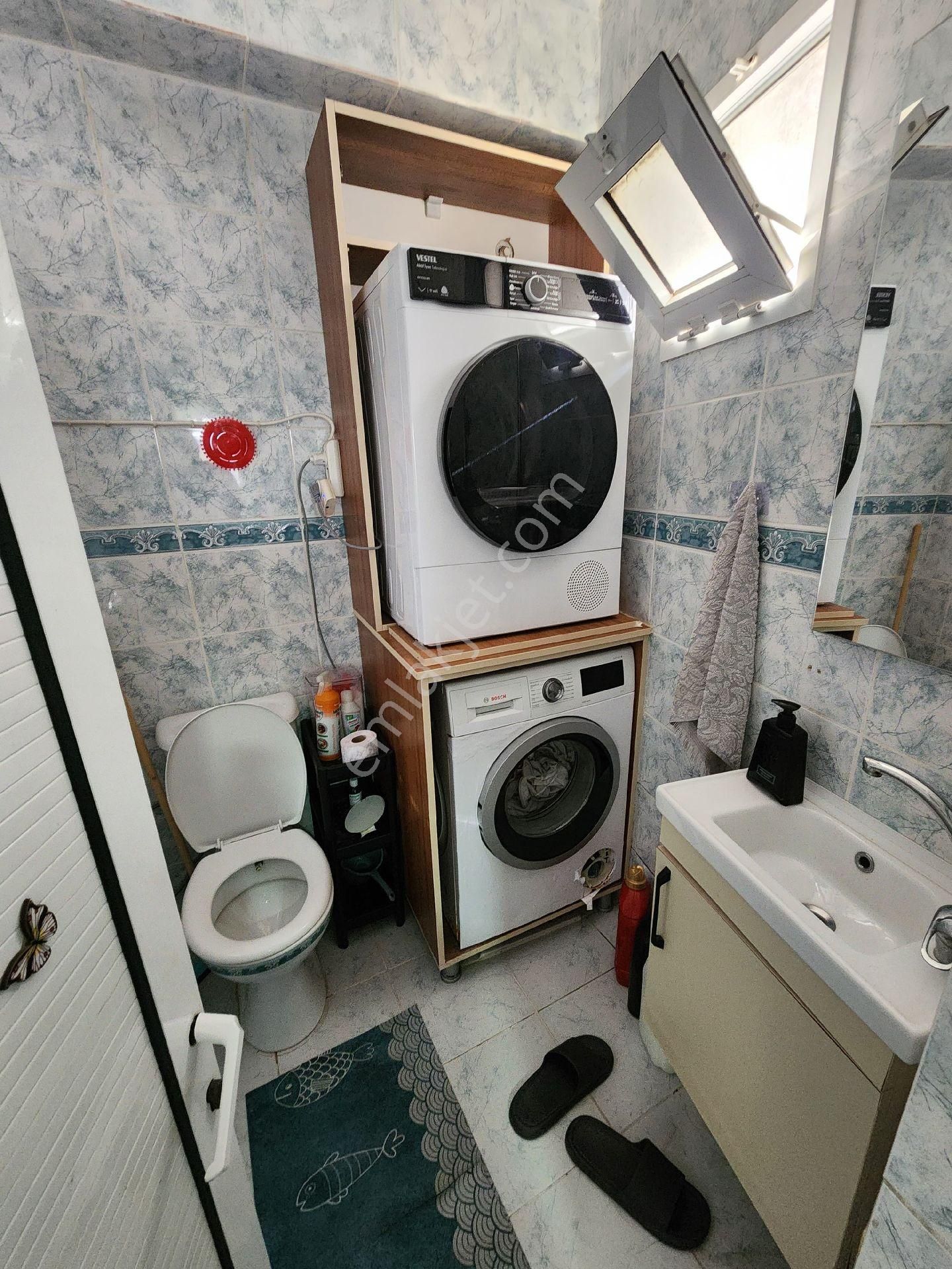 Akinitadan Çarşı Merkezde Tadilatlı Müstakil Ev - Görsel 3