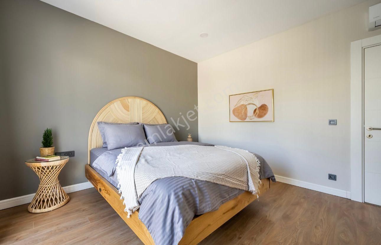 Bitez'de Site İçi, Eşyalı Satılık Daire - Görsel 35