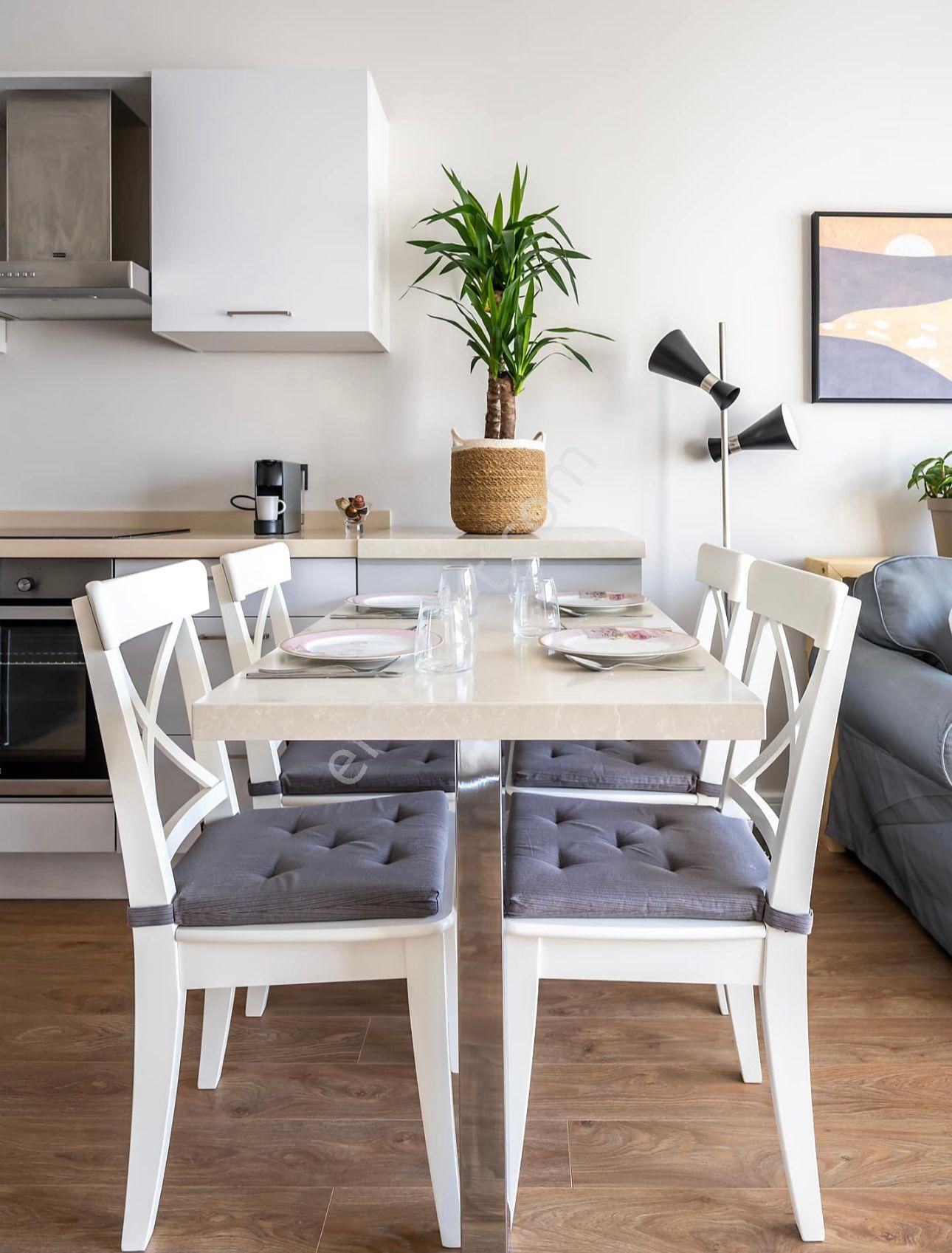 Bitez'de Site İçi, Eşyalı Satılık Daire - Görsel 11