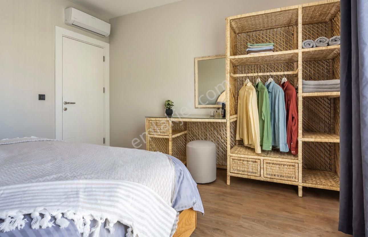 Bitez'de Site İçi, Eşyalı Satılık Daire - Görsel 32