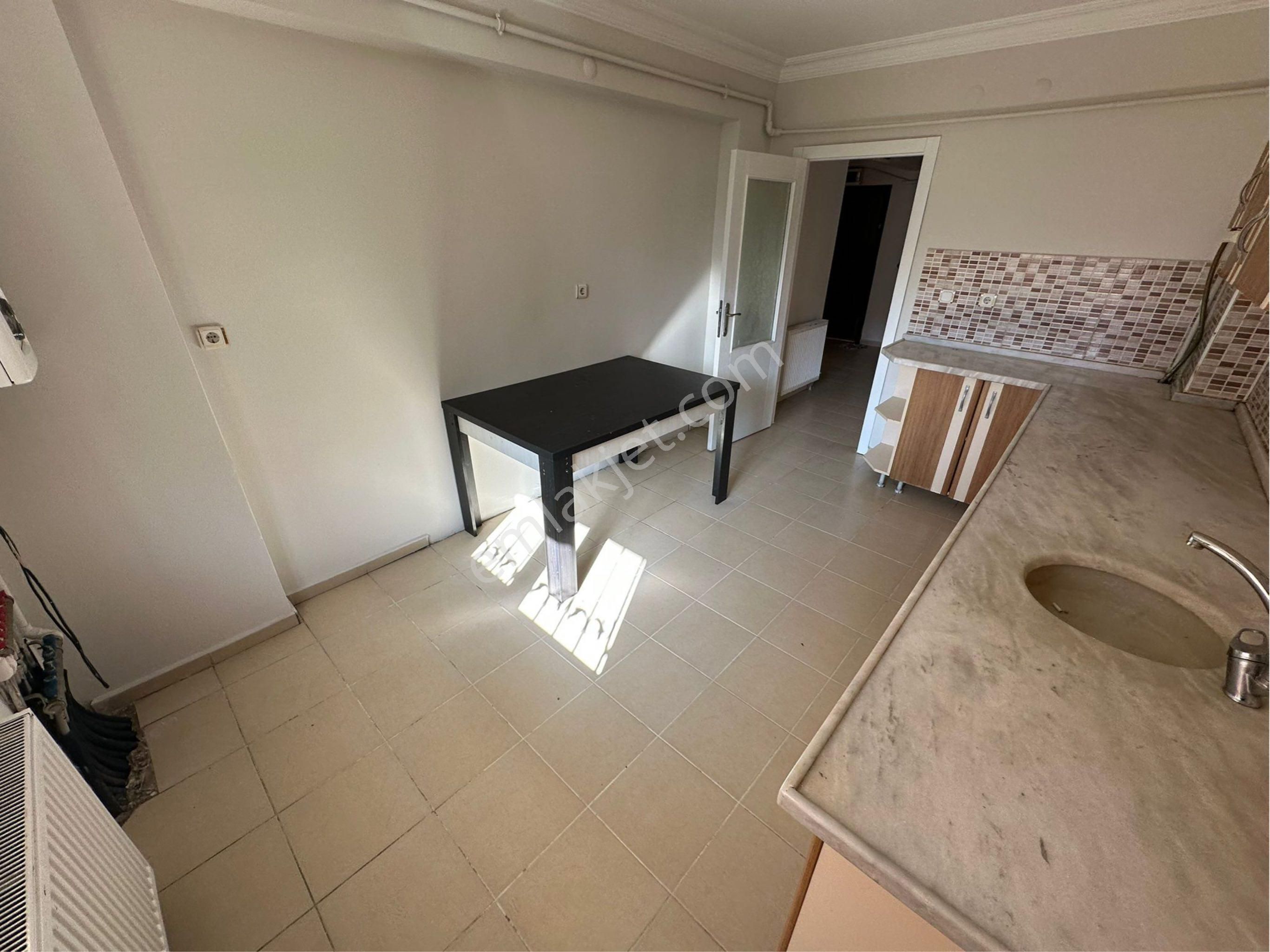 Tekin Emlaktan Emsalsiz Bağcı Caddesi Yanı Ebeveyn Banyolu Çift Tapulu Yatırımlık Fırsat Dairesi !! - Görsel 8