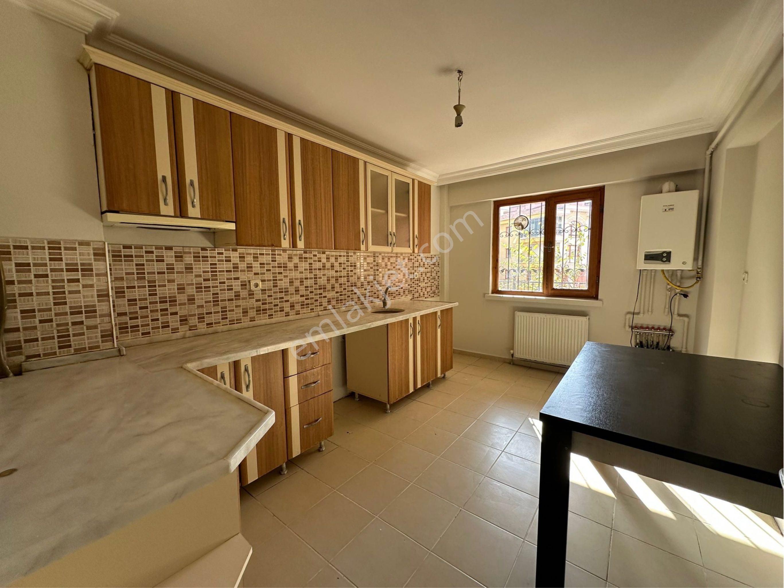 Tekin Emlaktan Emsalsiz Bağcı Caddesi Yanı Ebeveyn Banyolu Çift Tapulu Yatırımlık Fırsat Dairesi !!