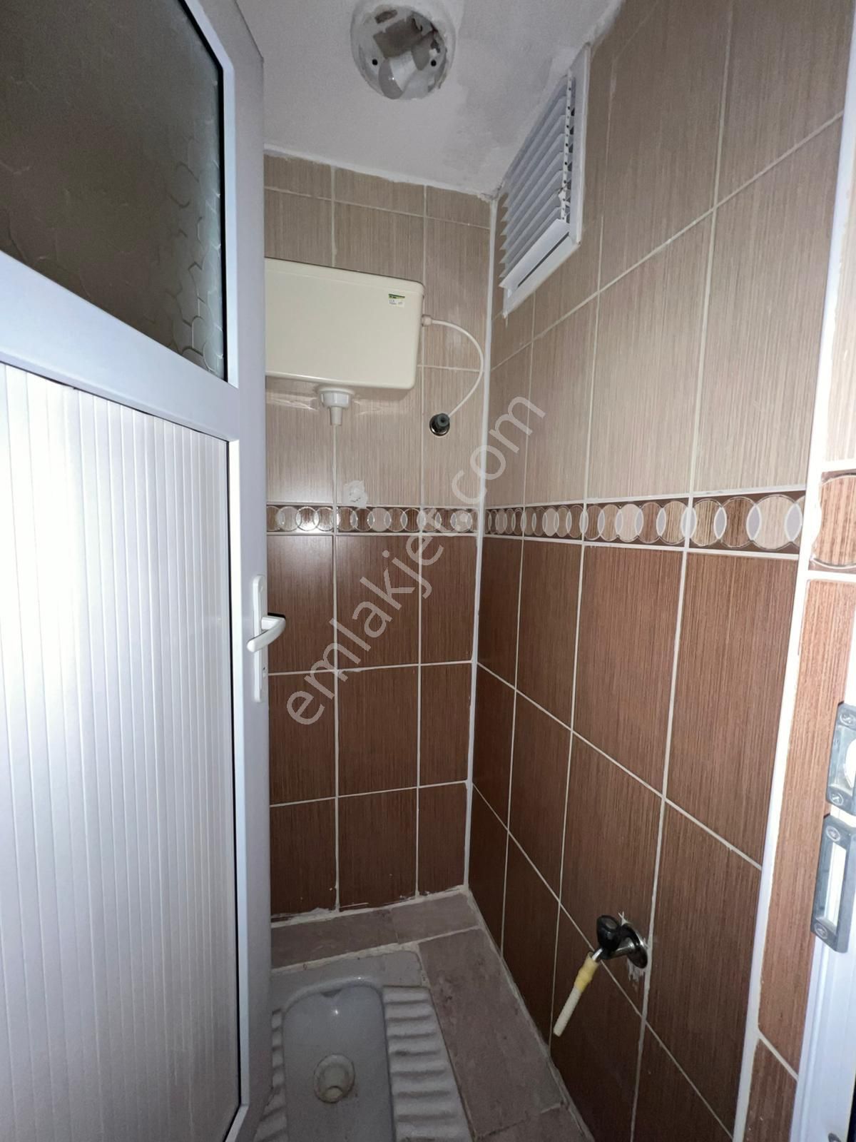 Çınar Mahallesinde 2+1 95m2 Balkonlu Kiralık Arakat ! - Görsel 10
